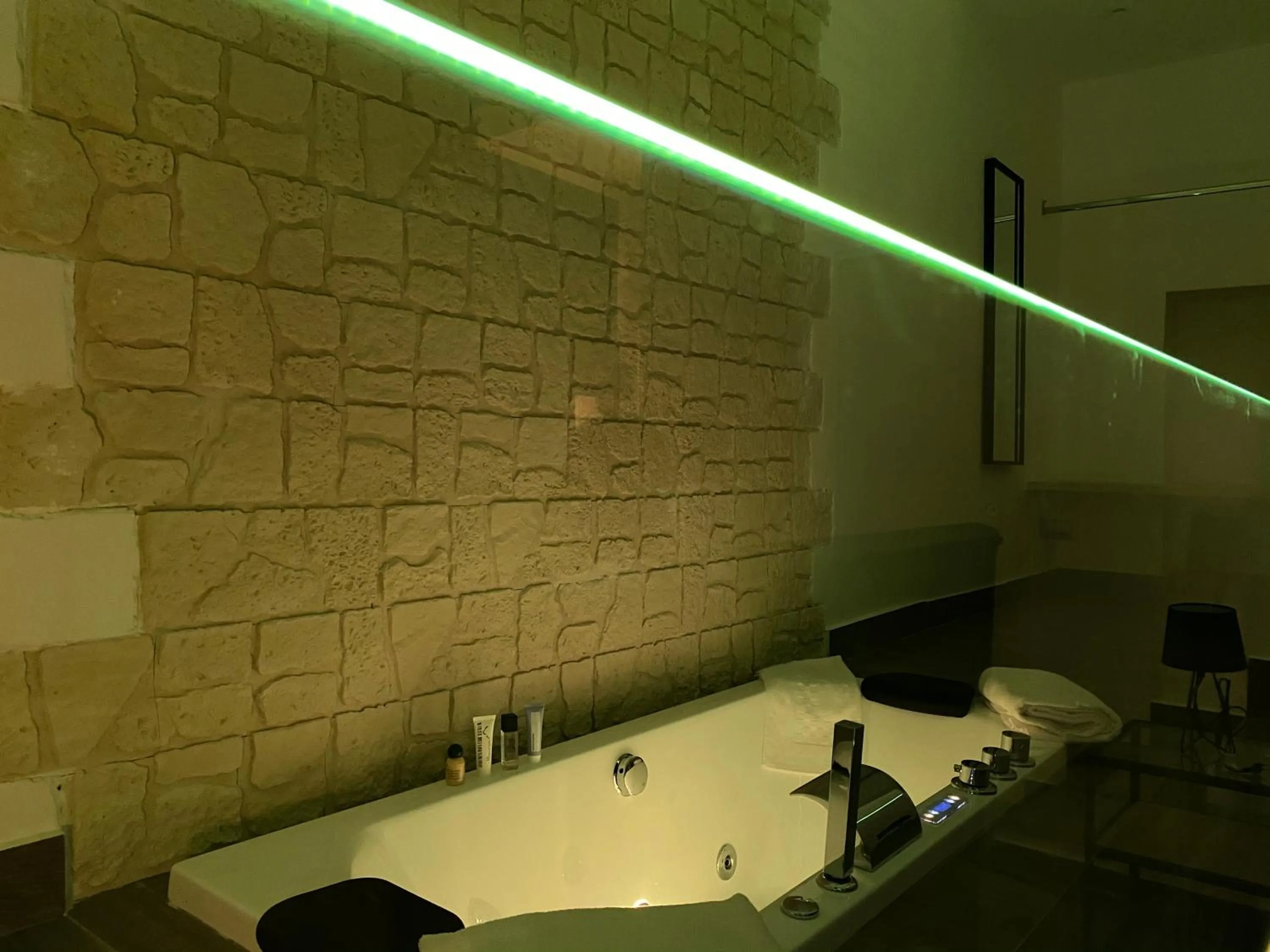 Bath in Salotto Toledo