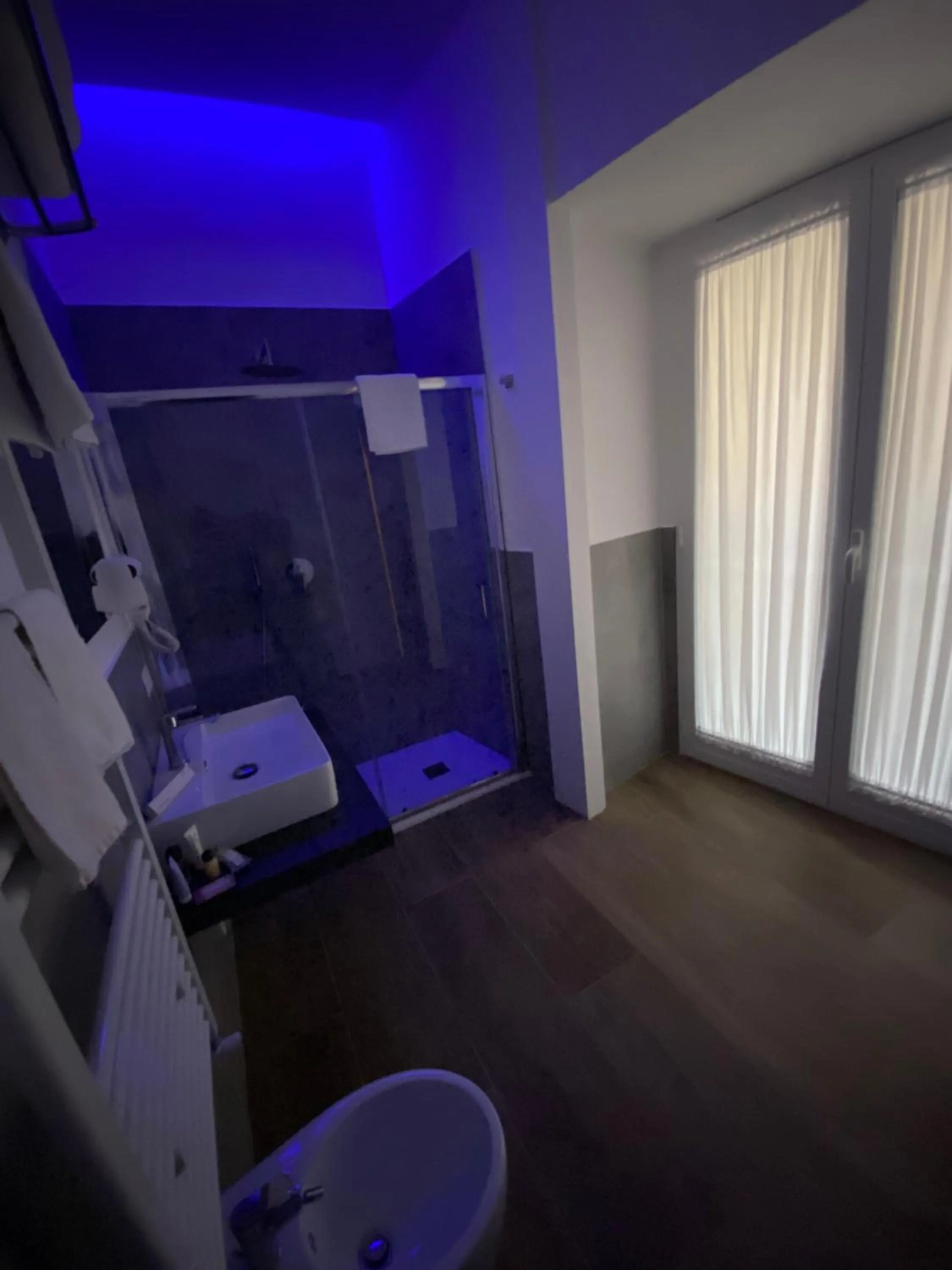 Shower in Salotto Toledo