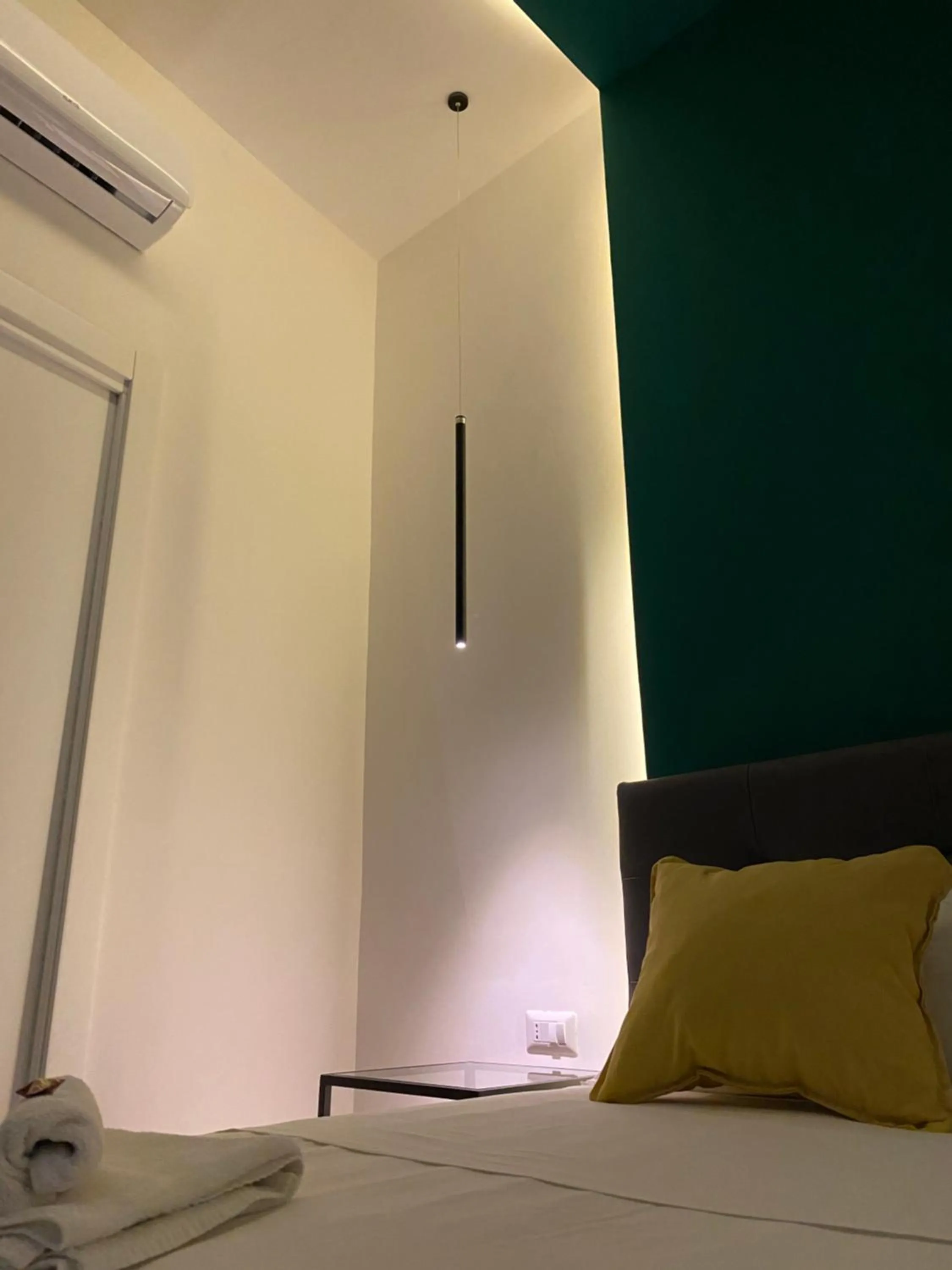 Decorative detail, Bed in Salotto Toledo