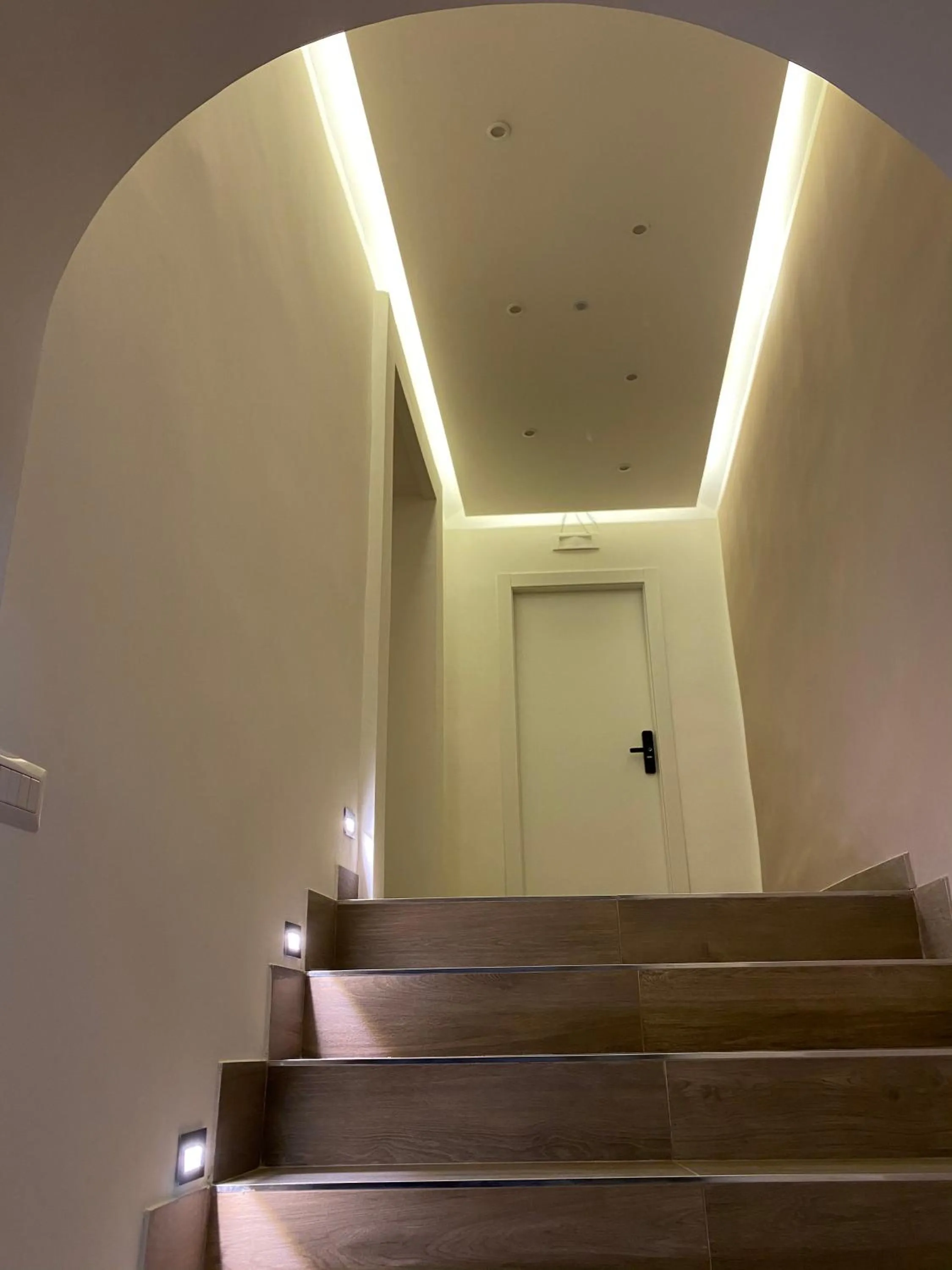 Facade/entrance in Salotto Toledo