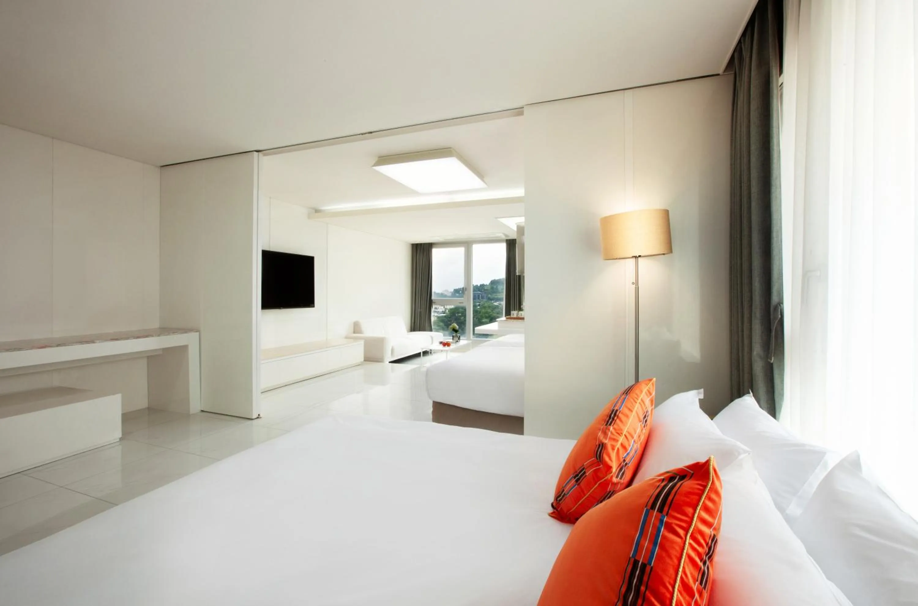 Decorative detail, Bed in Shin Shin Hotel Jeju Ocean