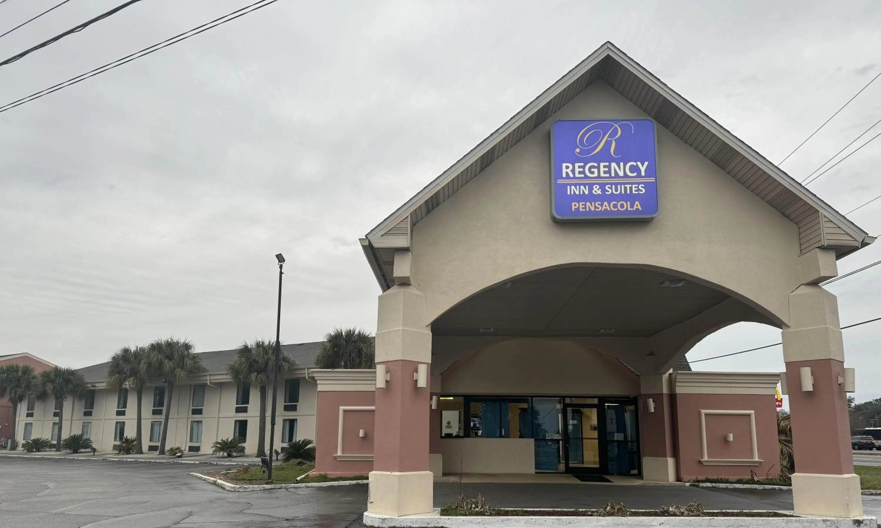 REGENCY INN & SUITES