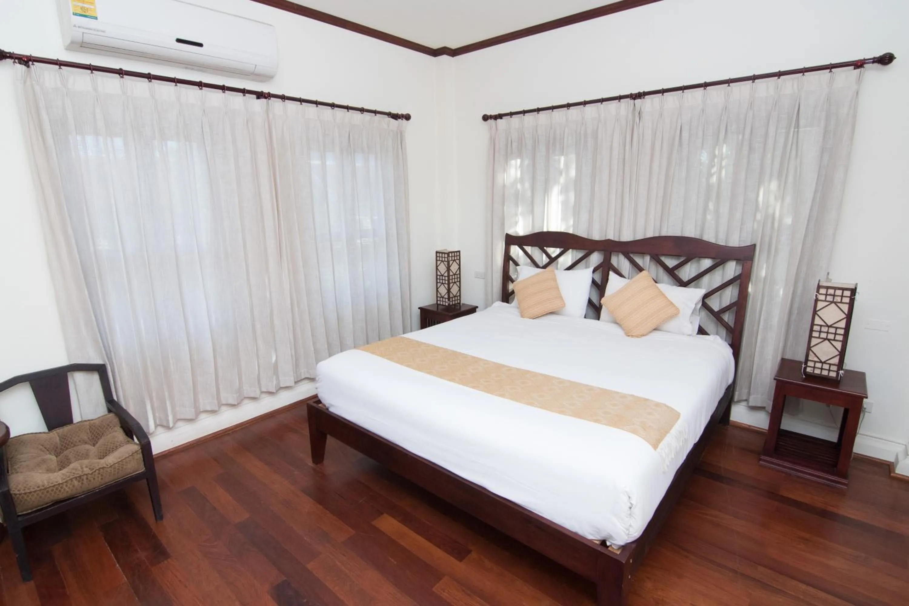 Bed in Luang Prabang Legend Hotel