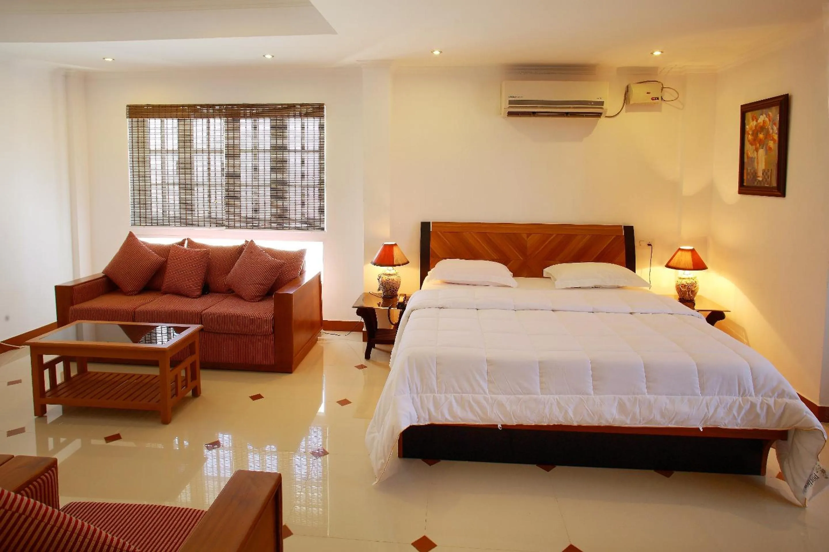 Photo of the whole room in Phils' Residency & Banquets