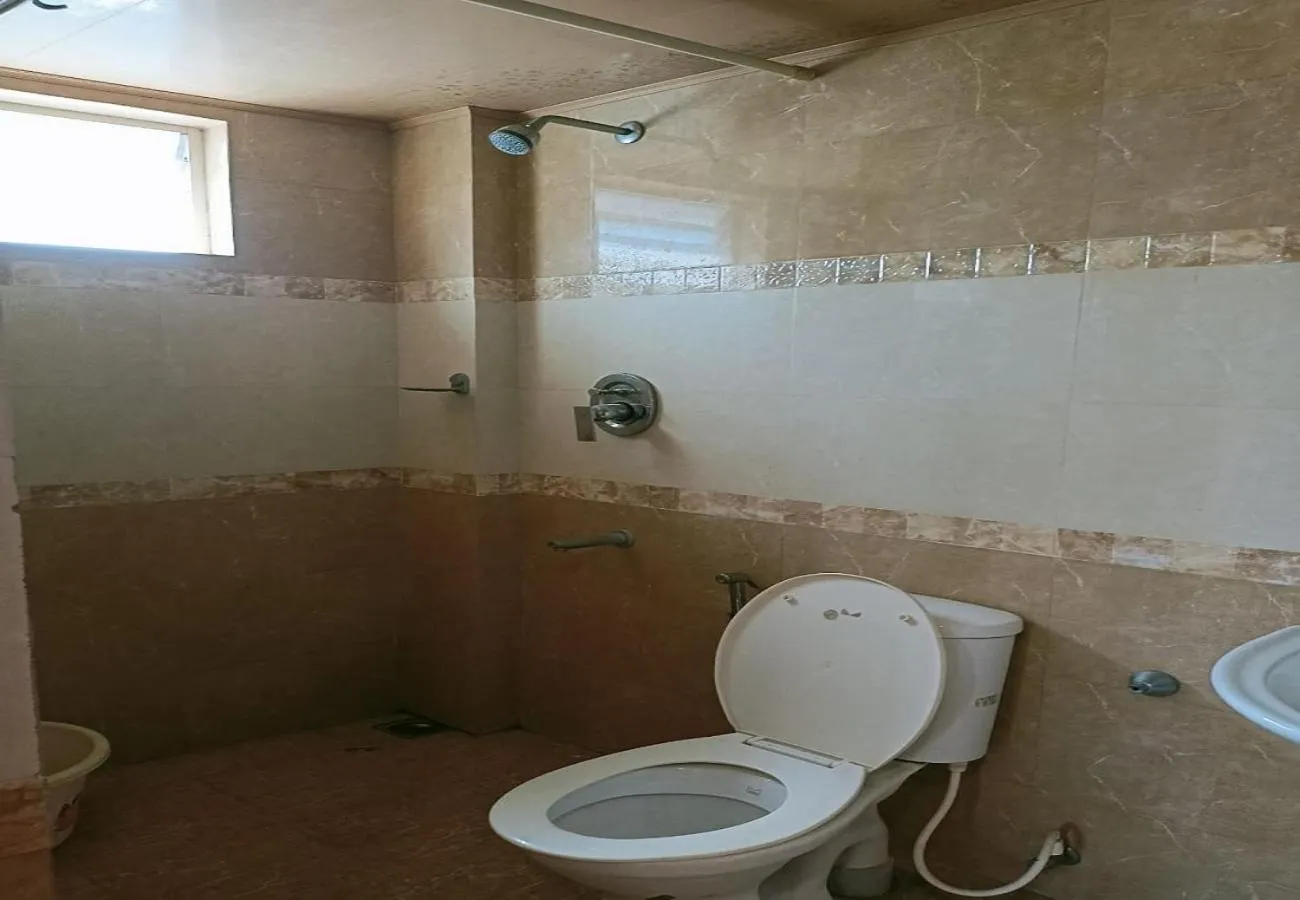 Bathroom in Phils' Residency & Banquets