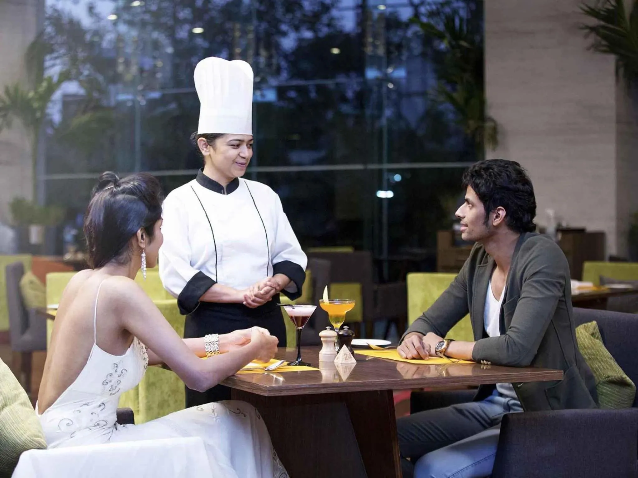 Restaurant/places to eat in Novotel Ahmedabad
