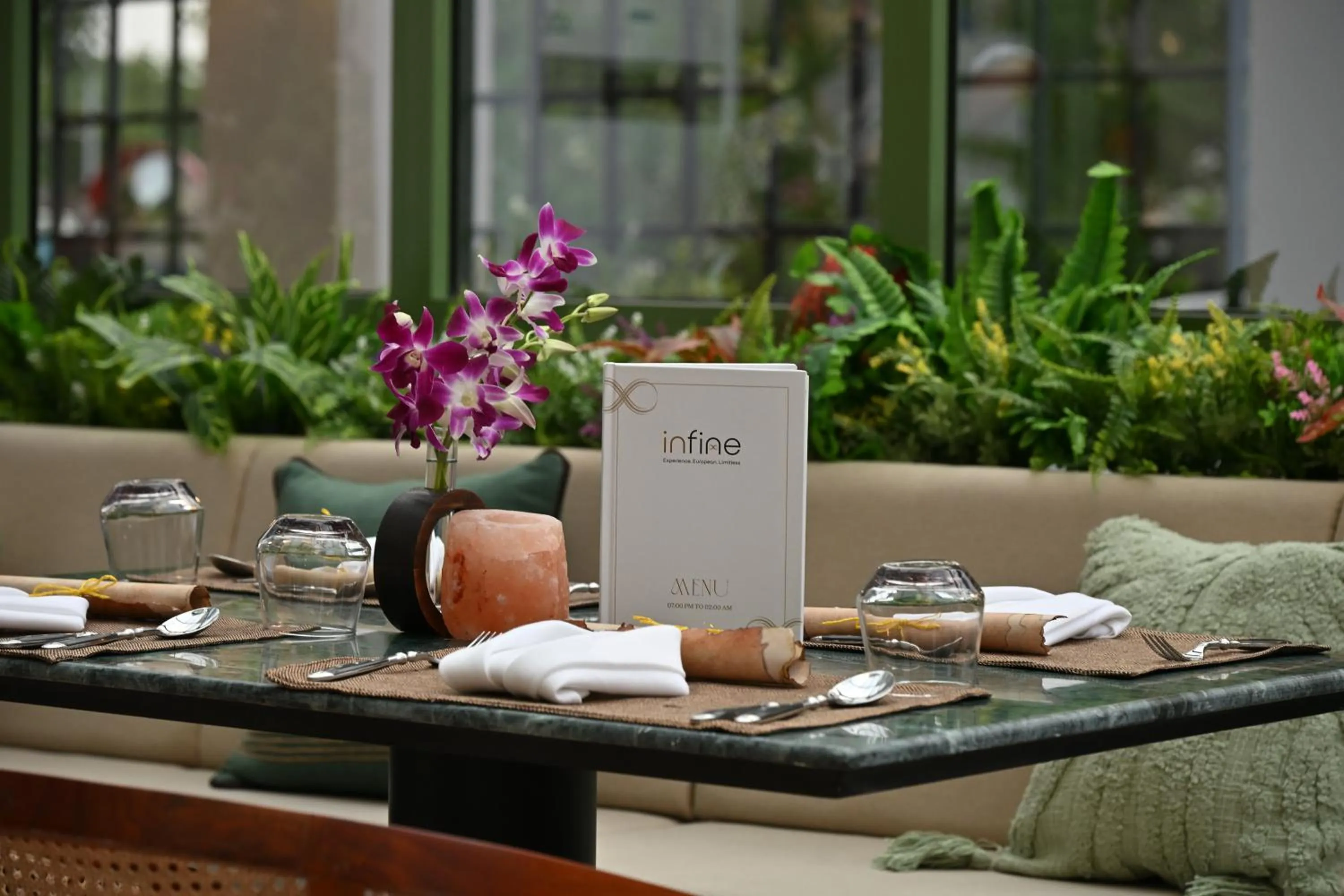 Restaurant/places to eat in Novotel Ahmedabad