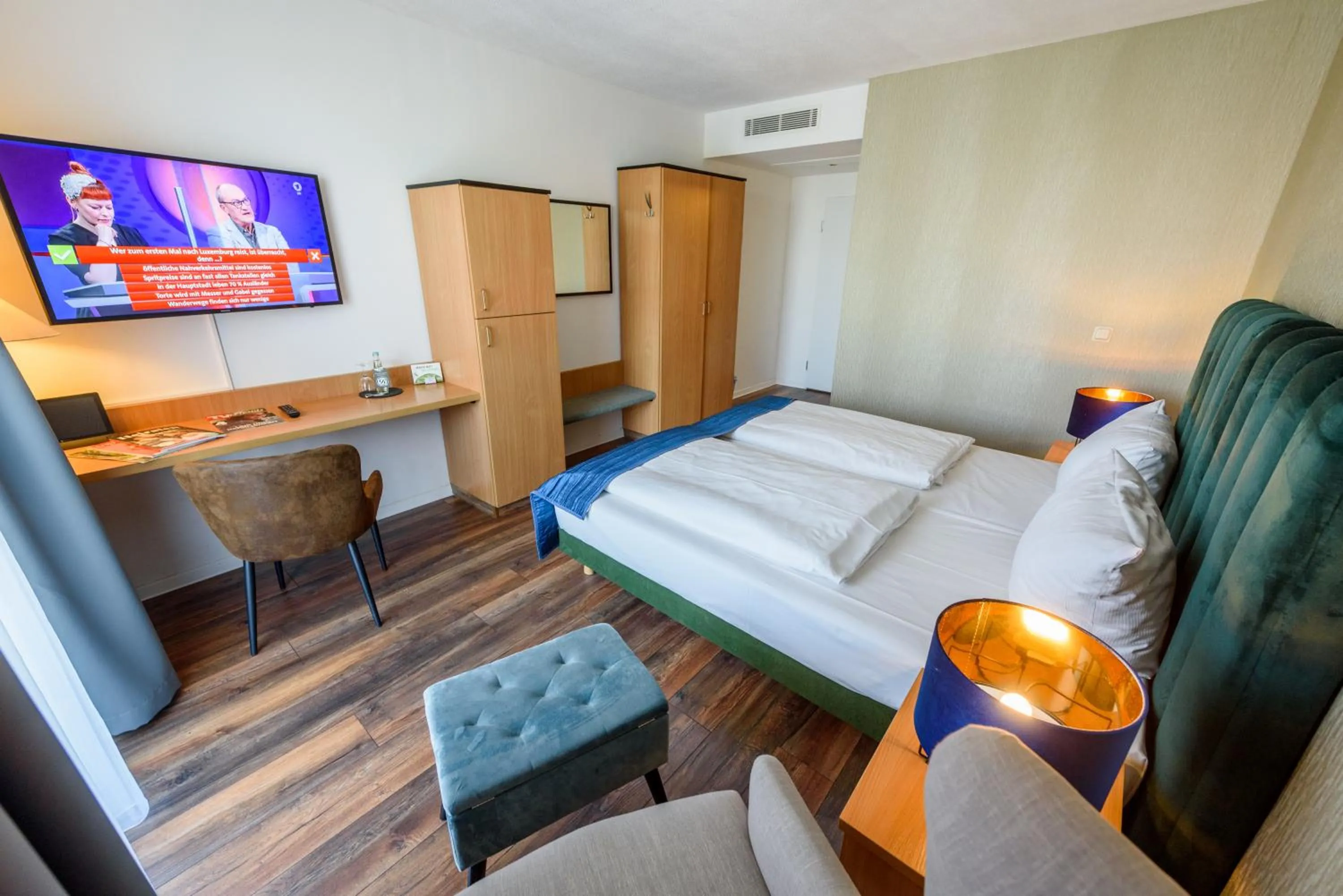 Photo of the whole room, Bed in Residenz Hotel Leipzig