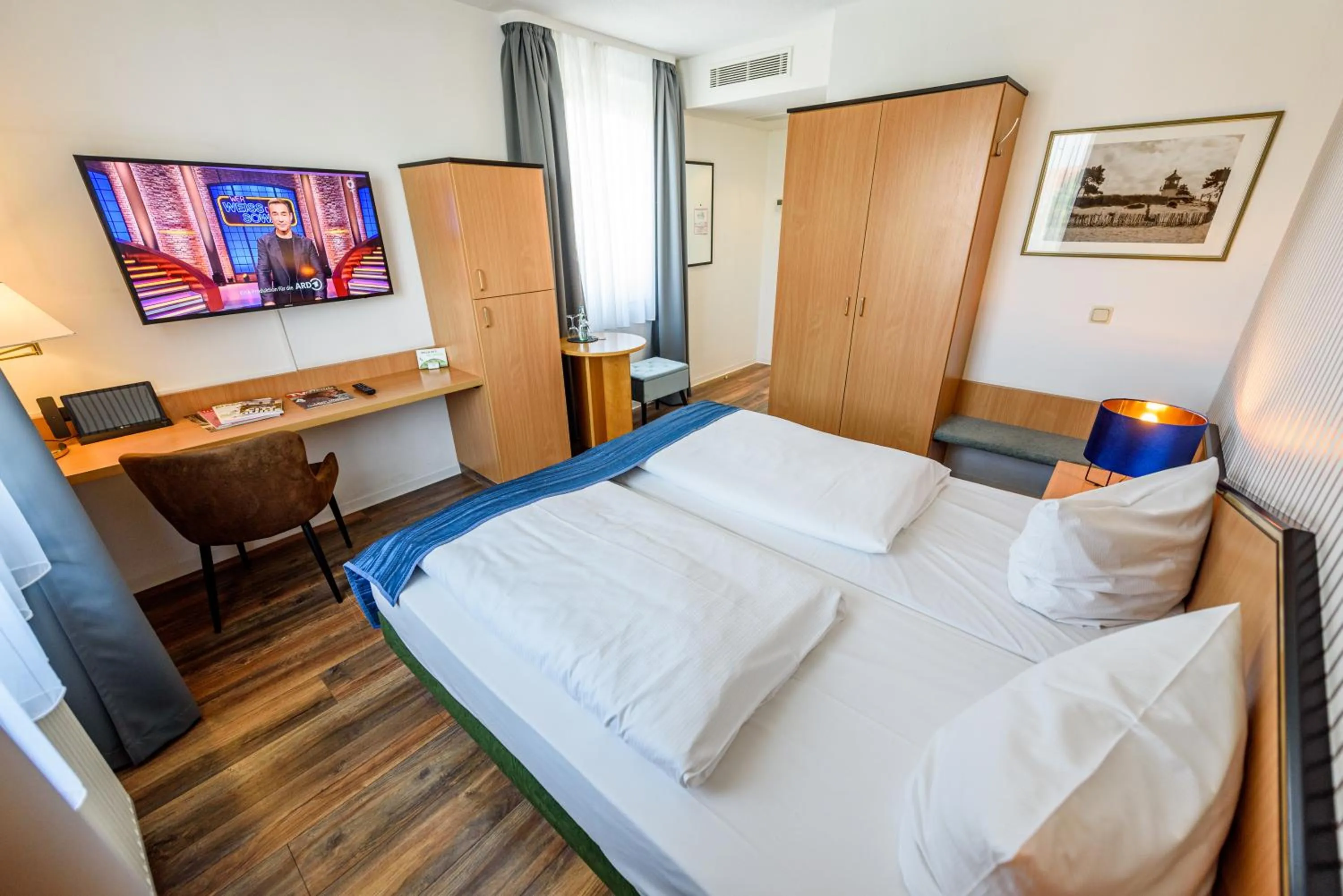 Photo of the whole room, Bed in Residenz Hotel Leipzig