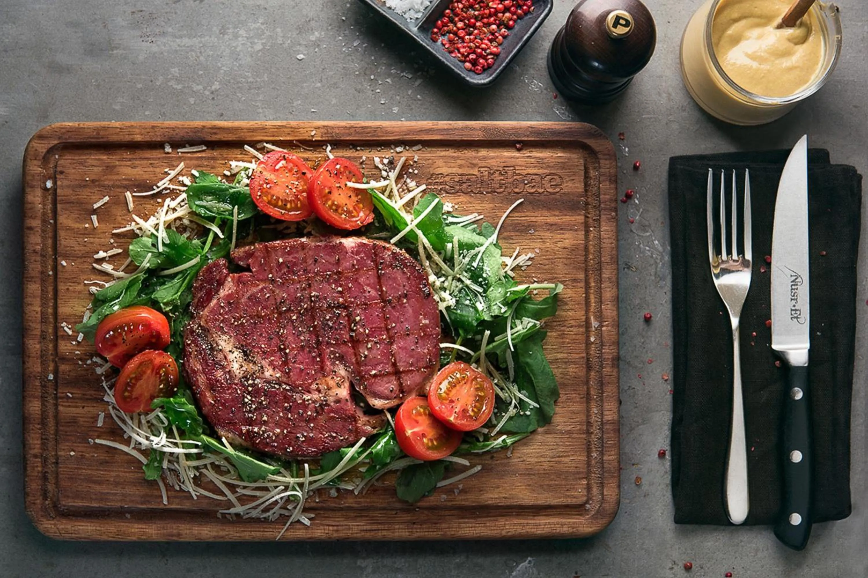 Restaurant/places to eat in Sheraton Grand Doha Resort & Convention Hotel