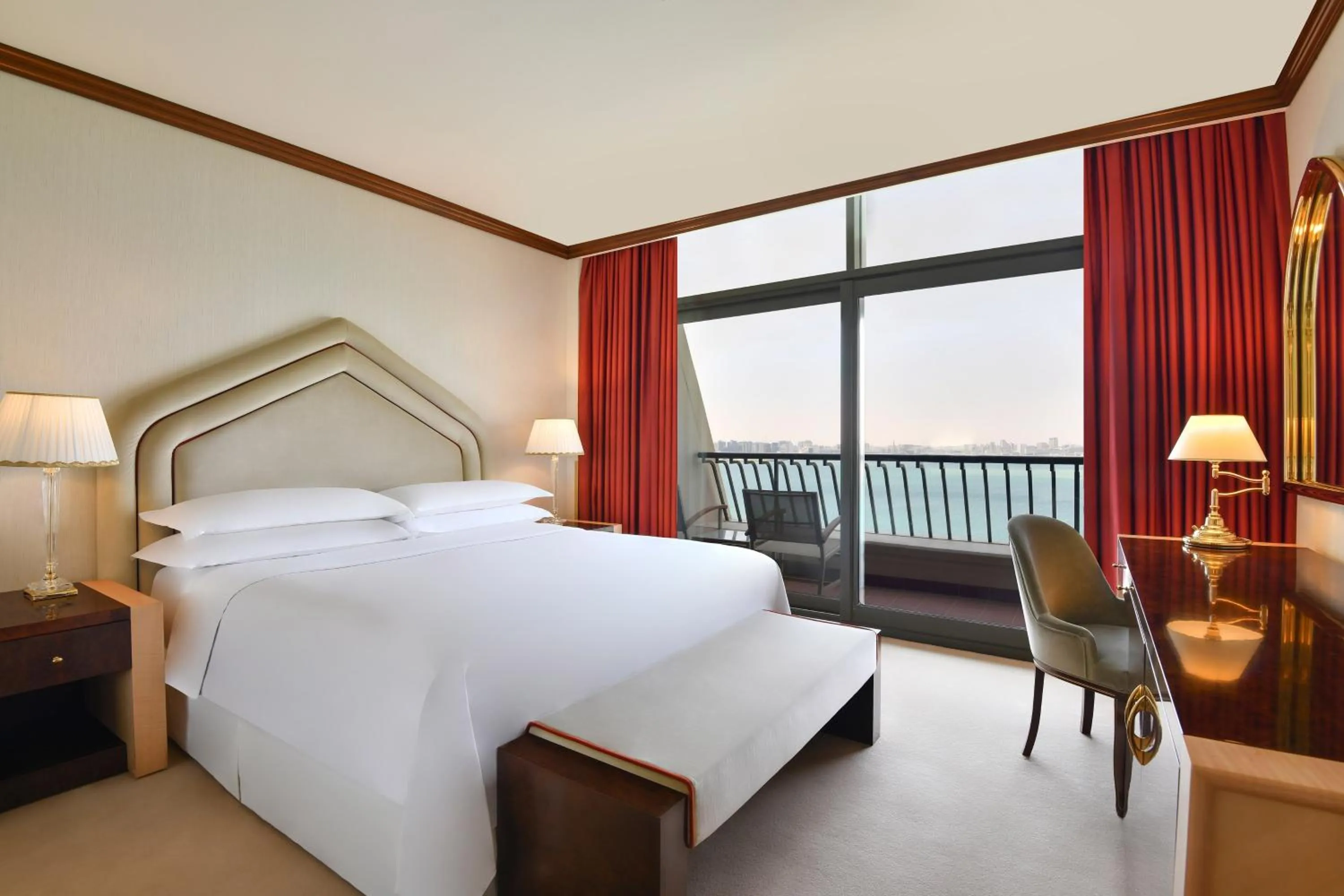 Photo of the whole room, Bed in Sheraton Grand Doha Resort & Convention Hotel
