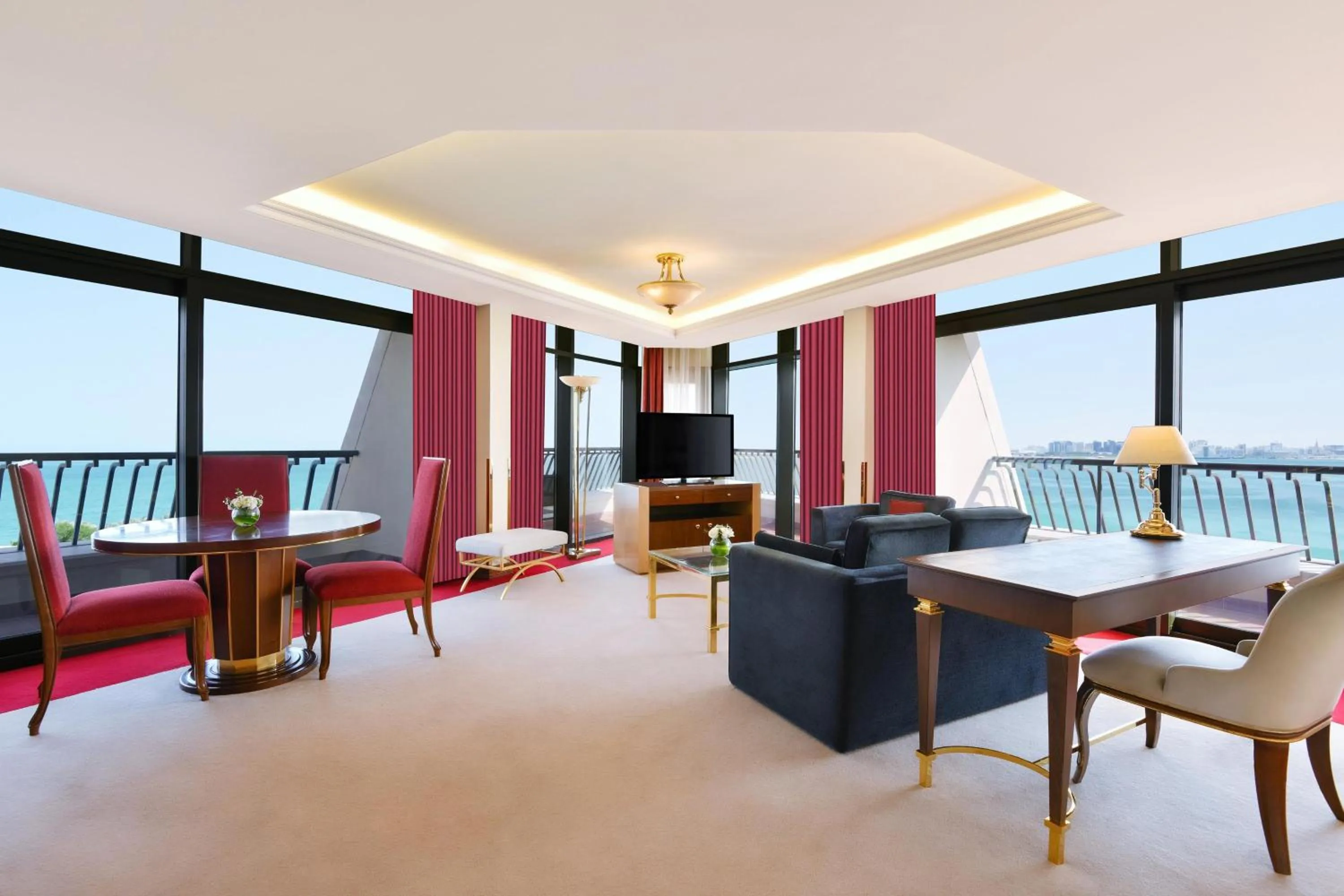 Living room in Sheraton Grand Doha Resort & Convention Hotel