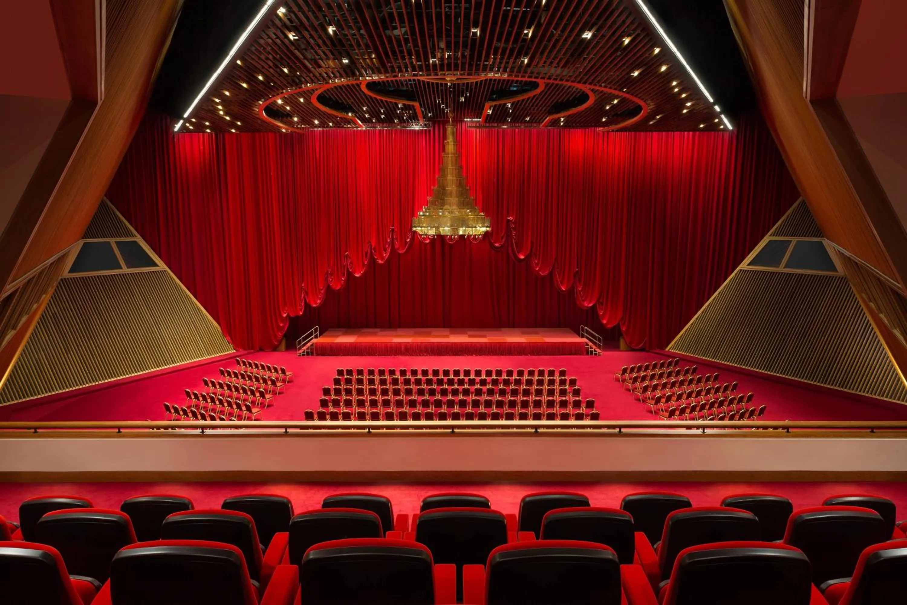 Meeting/conference room in Sheraton Grand Doha Resort & Convention Hotel