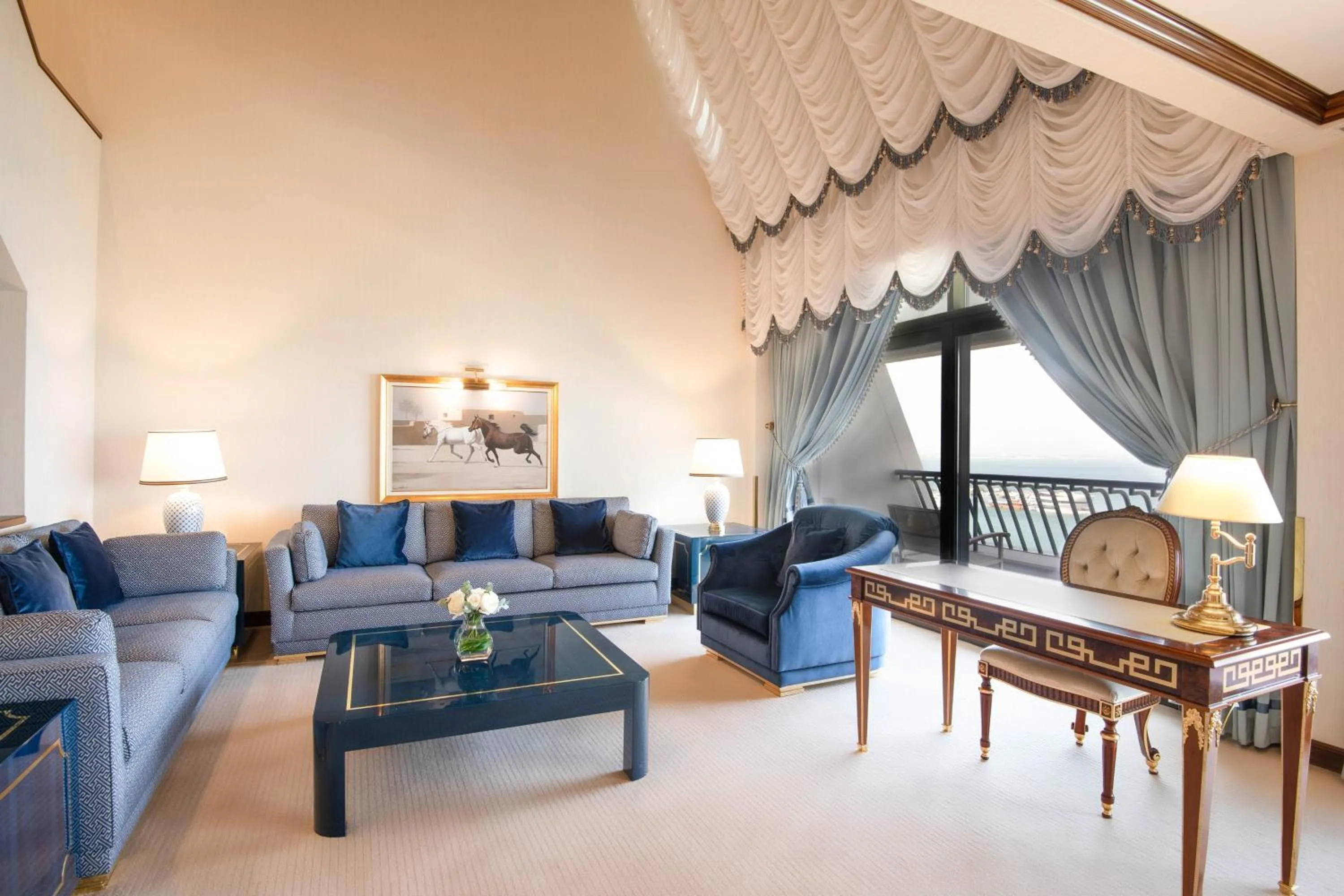 Living room in Sheraton Grand Doha Resort & Convention Hotel