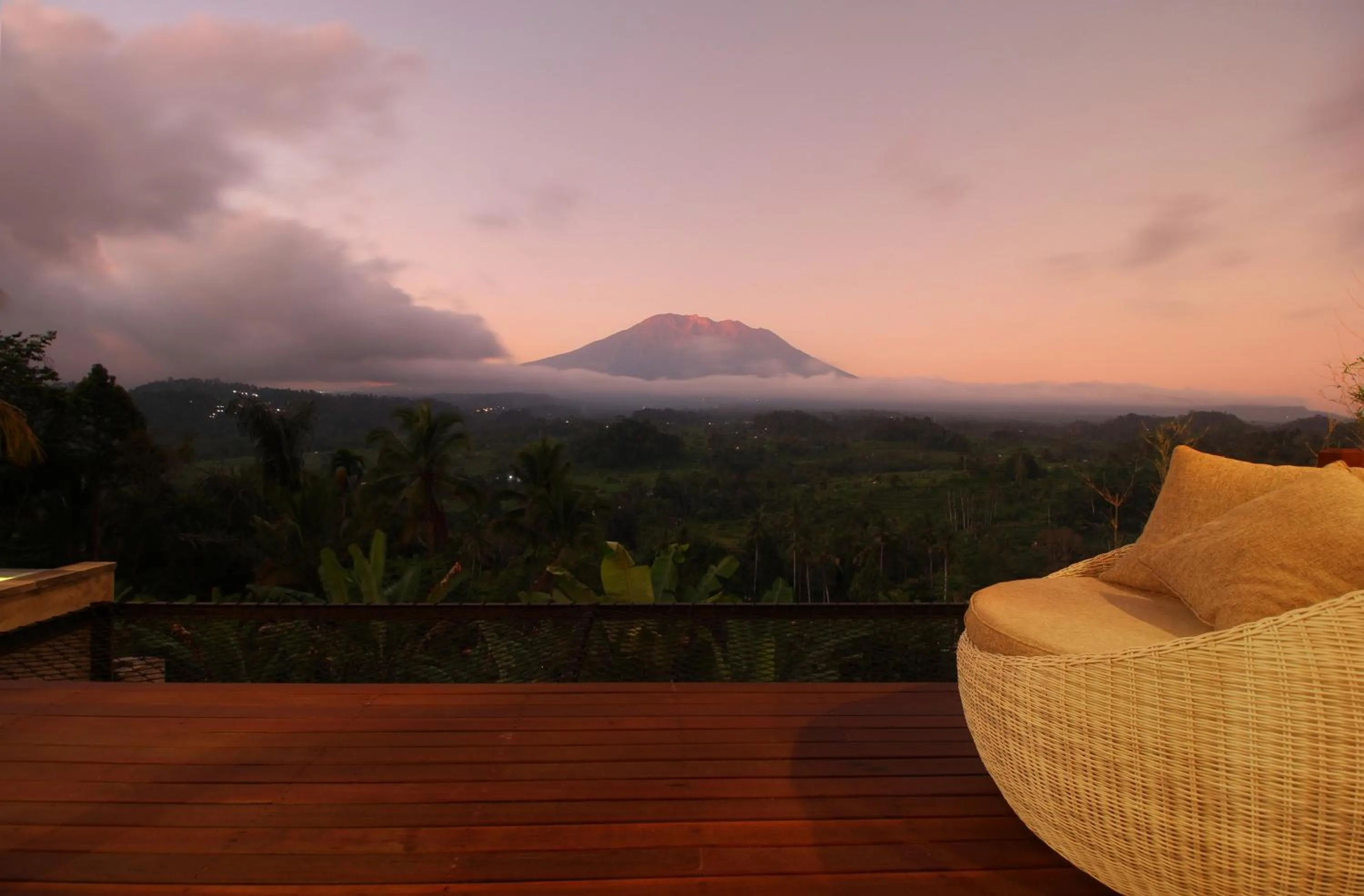 Mountain view in Patal Kikian Villa