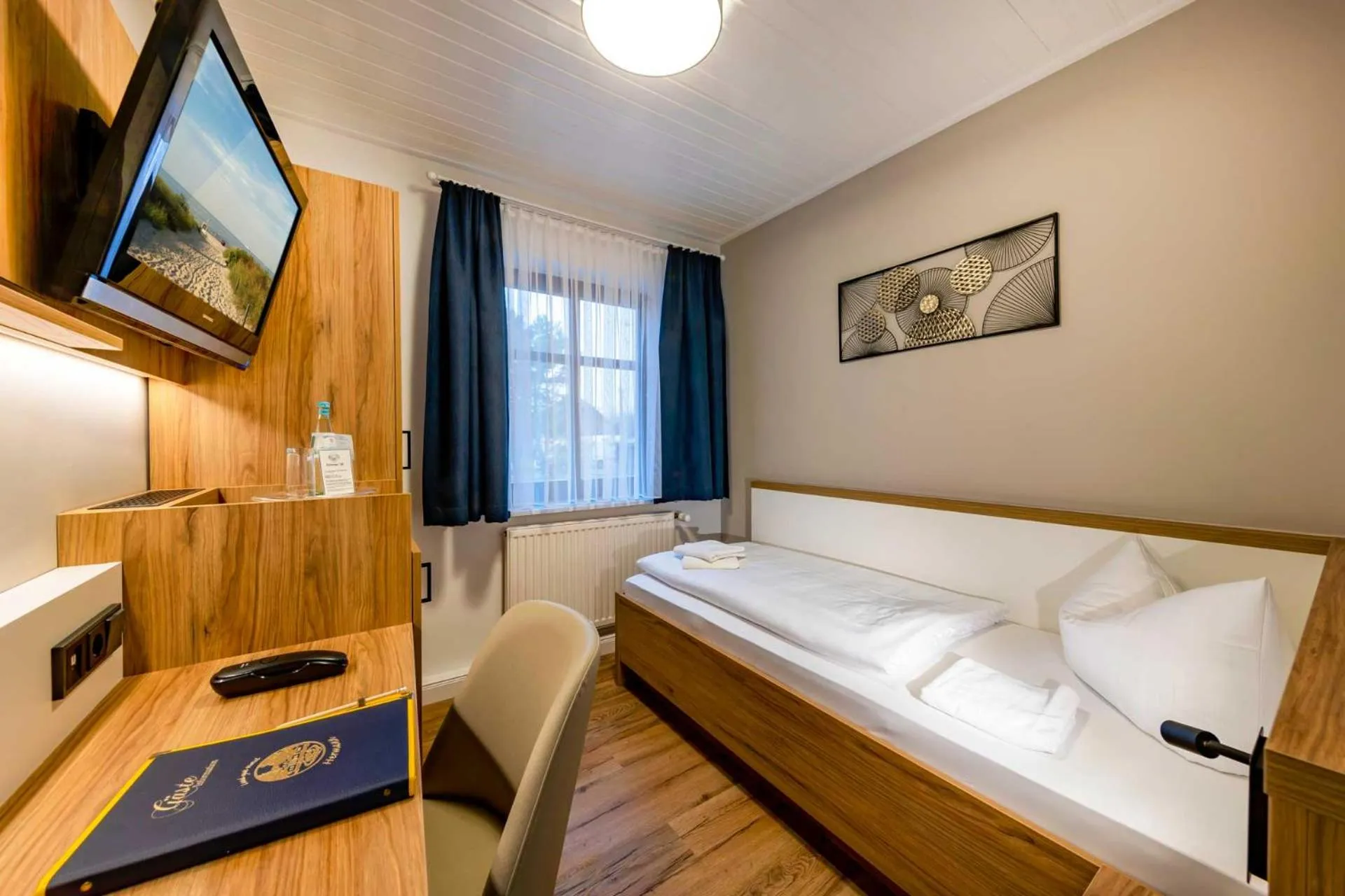 Photo of the whole room, Bed in Land gut Hotel Hermann