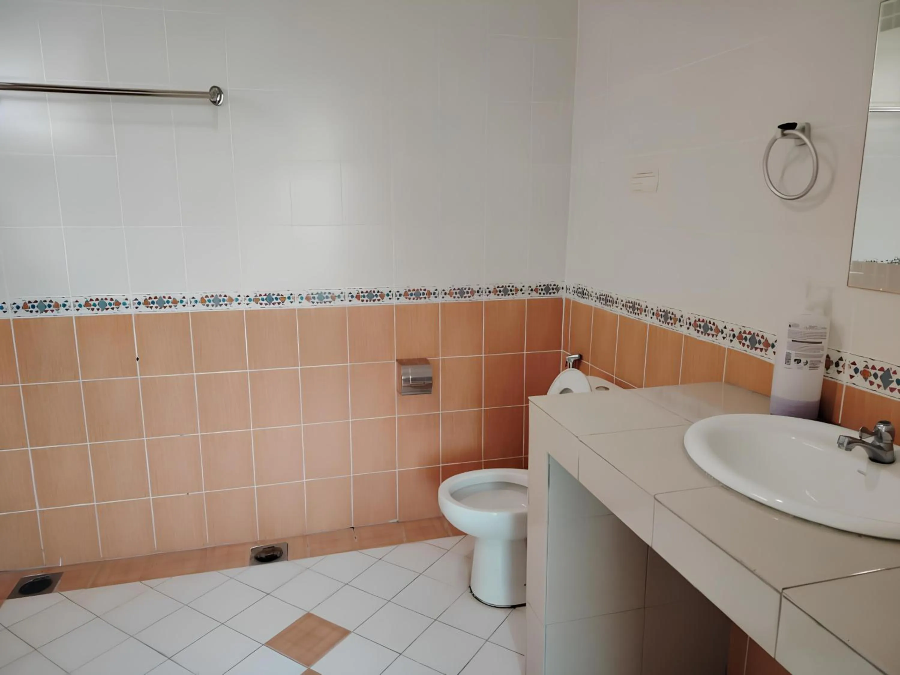 Bathroom in Natol Homestay - Kuching Home Penthouse Airport Road