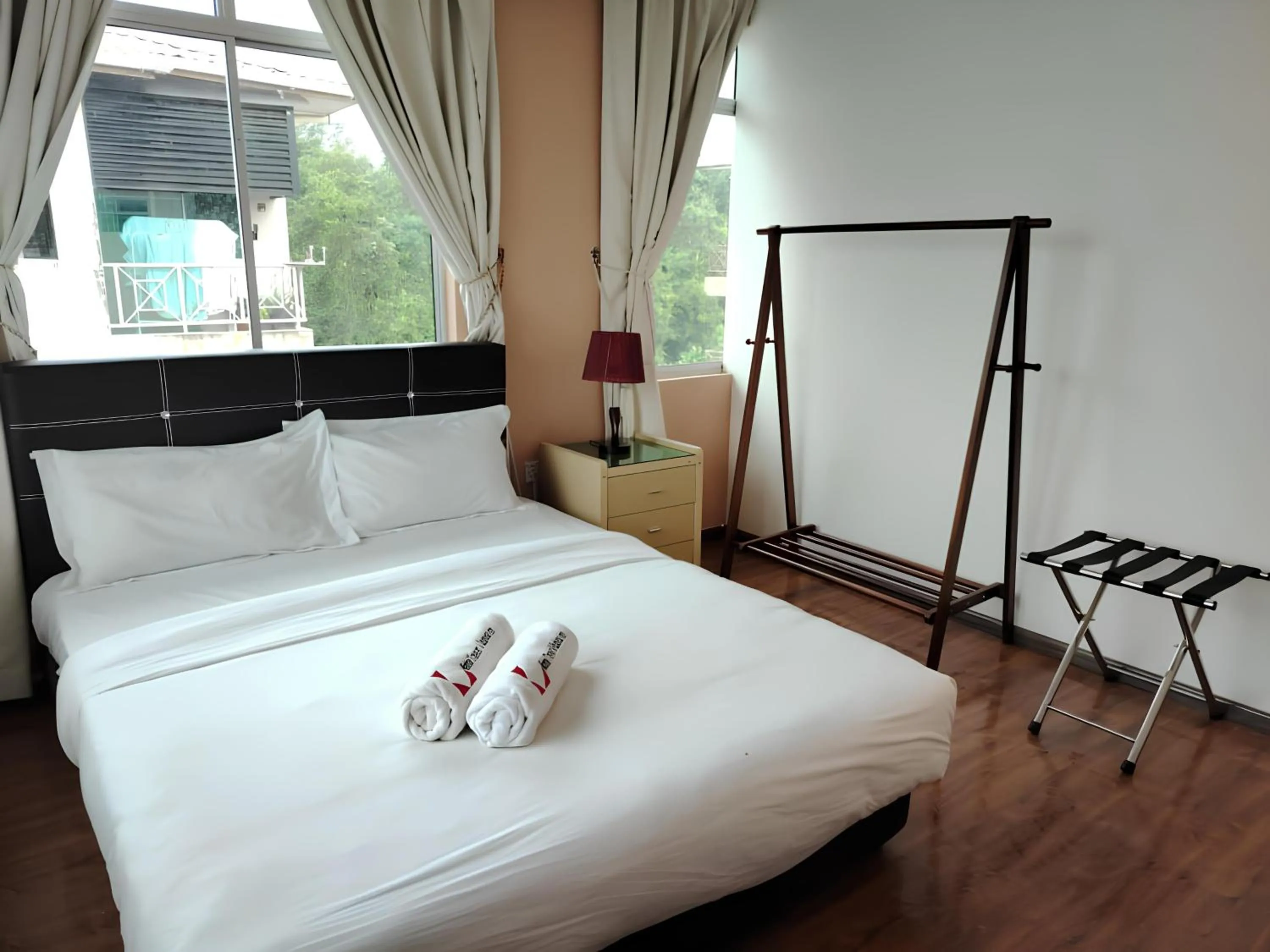 Bedroom, Bed in Natol Homestay - Kuching Home Penthouse Airport Road