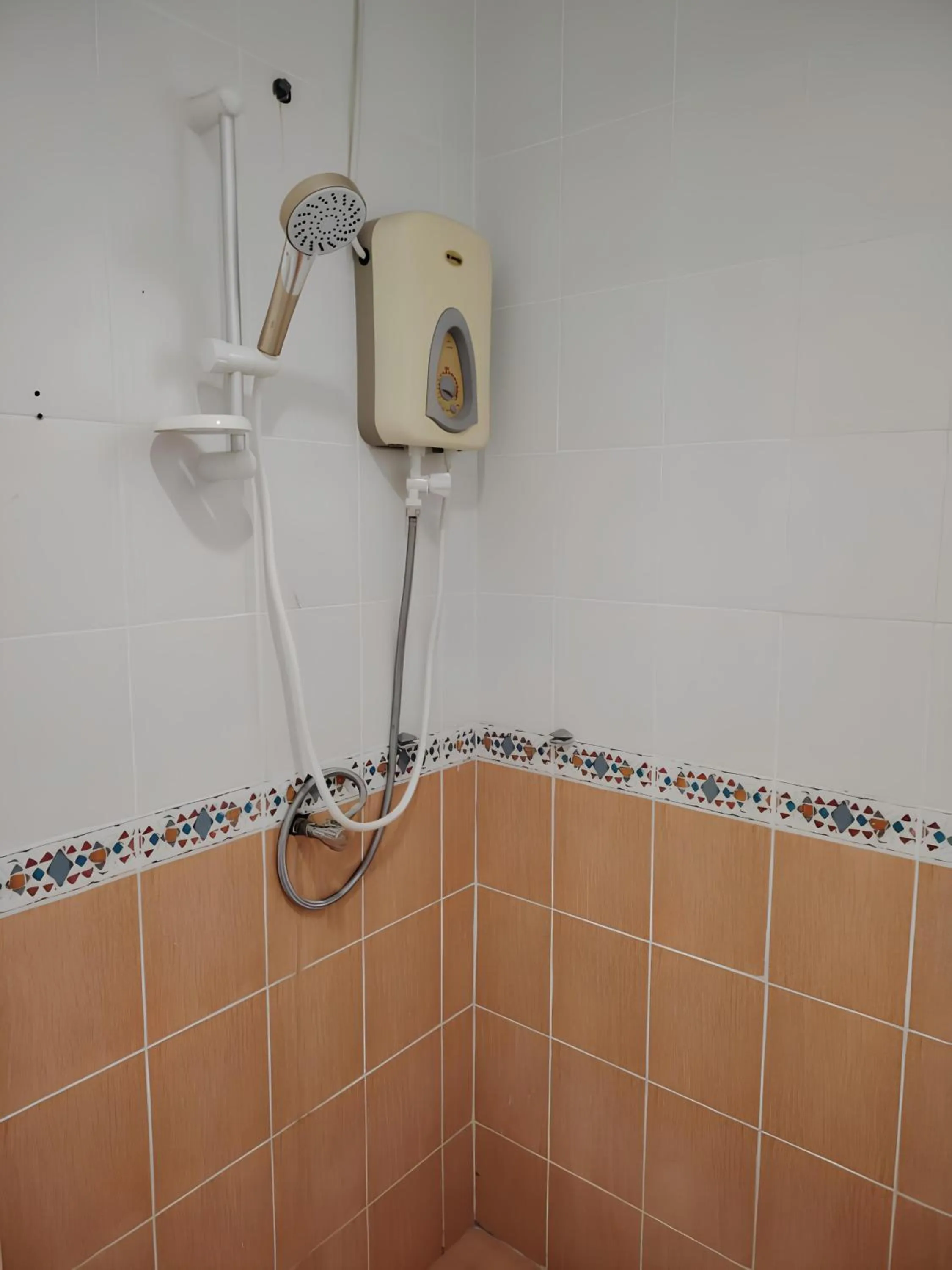 Shower in Natol Homestay - Kuching Home Penthouse Airport Road