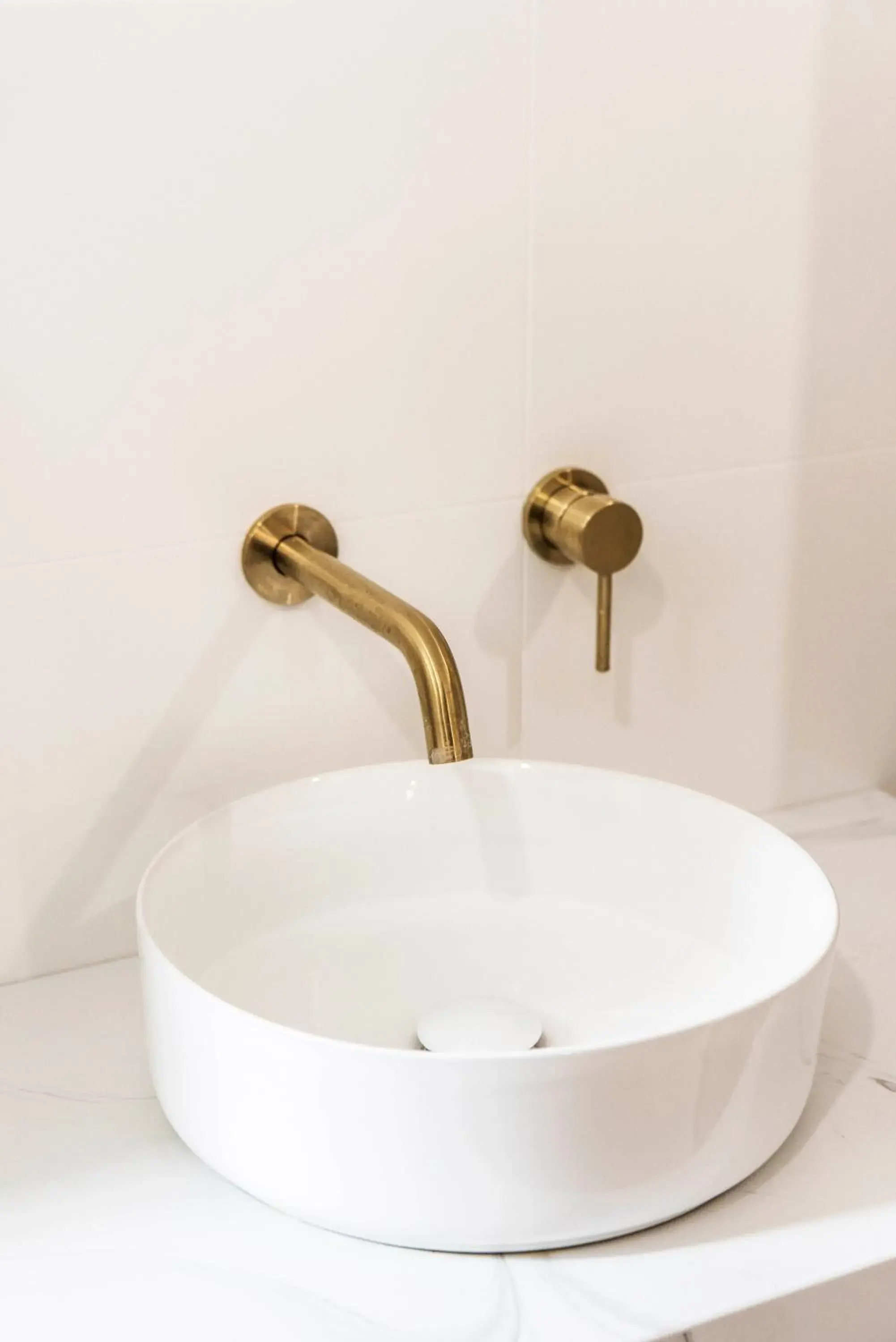 Queen Room with Shared Bathroom in The Paragon Hotel Queen Room with Shared Bathroom in The Paragon Hotel