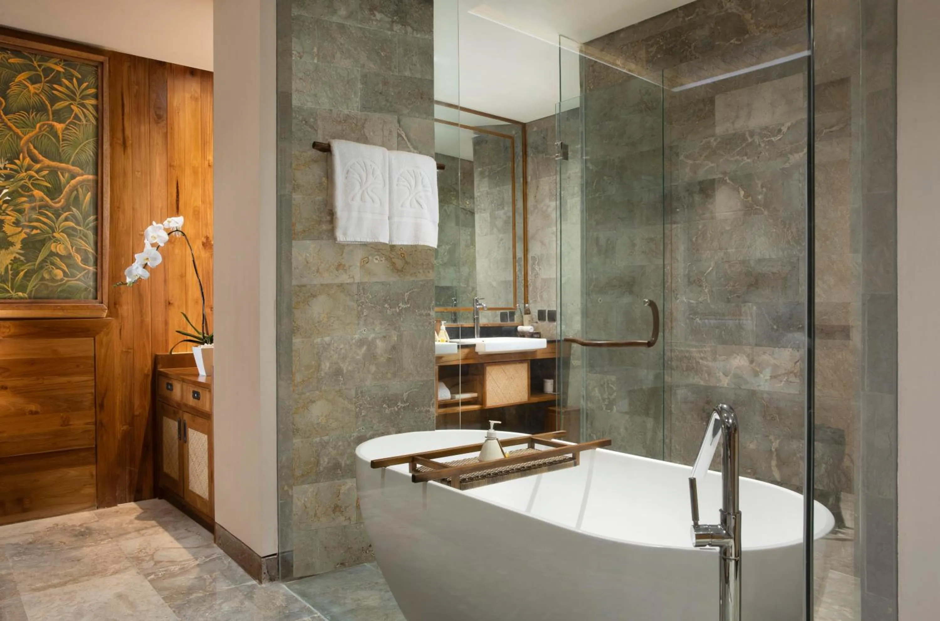 Shower in Adiwana Suweta