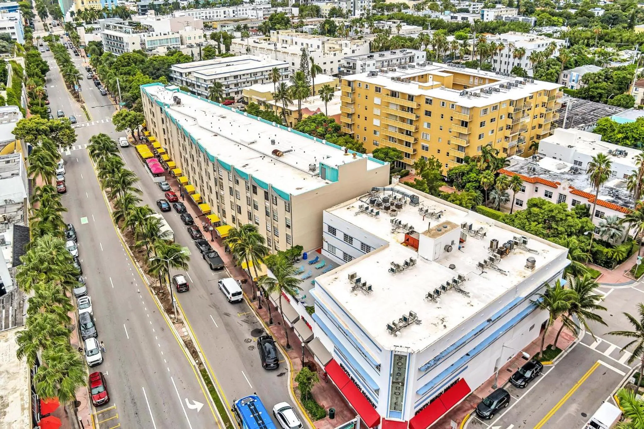 Bird's eye view in 1 bedroom in the BEST location in South Beach !