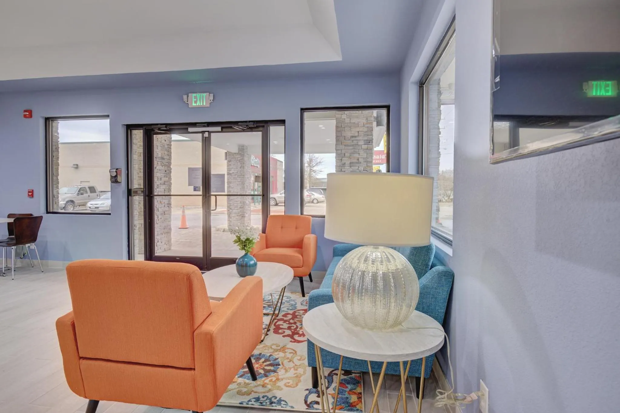 Seating area in Quality Inn & Suites