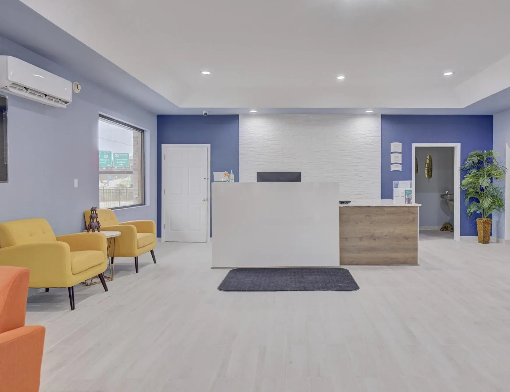 Seating area in Quality Inn & Suites