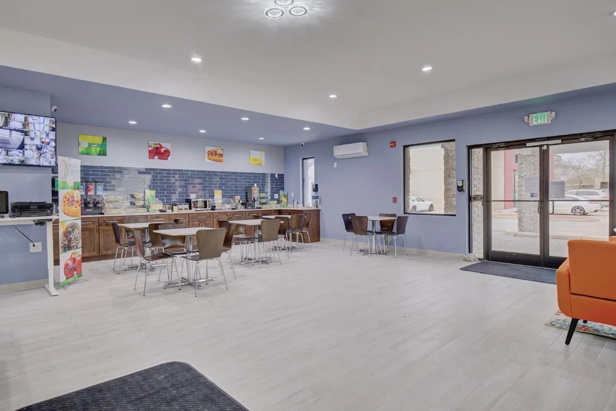 Breakfast in Quality Inn & Suites