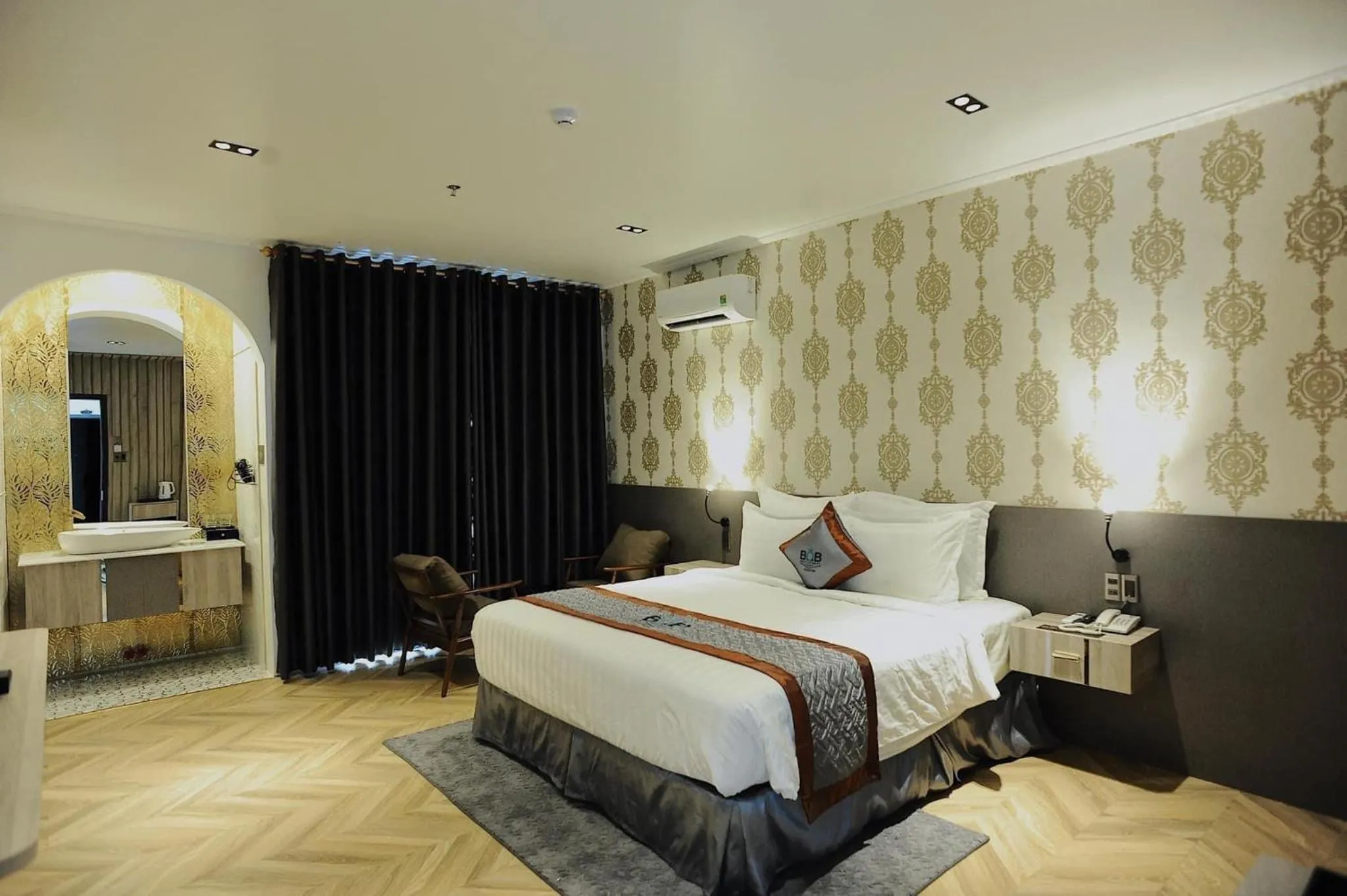 Bedroom, Bed in B.O.B HOTEL SIGNATURE