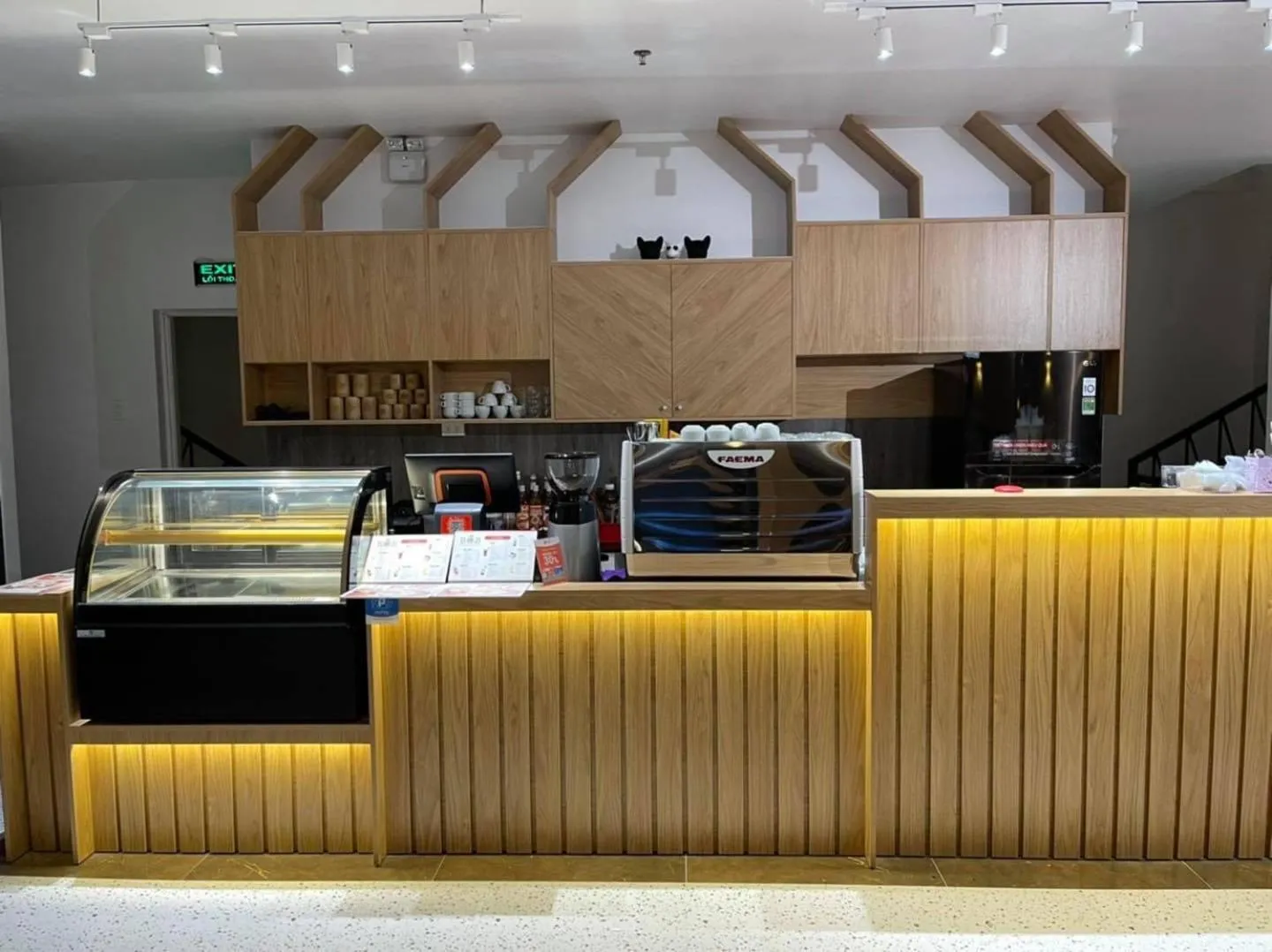 Restaurant/places to eat in B.O.B HOTEL SIGNATURE