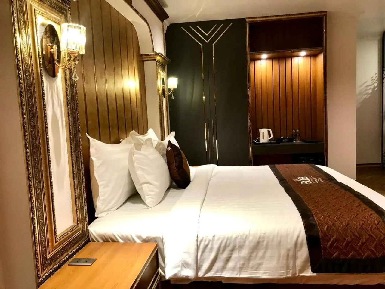 Bedroom, Bed in B.O.B HOTEL SIGNATURE