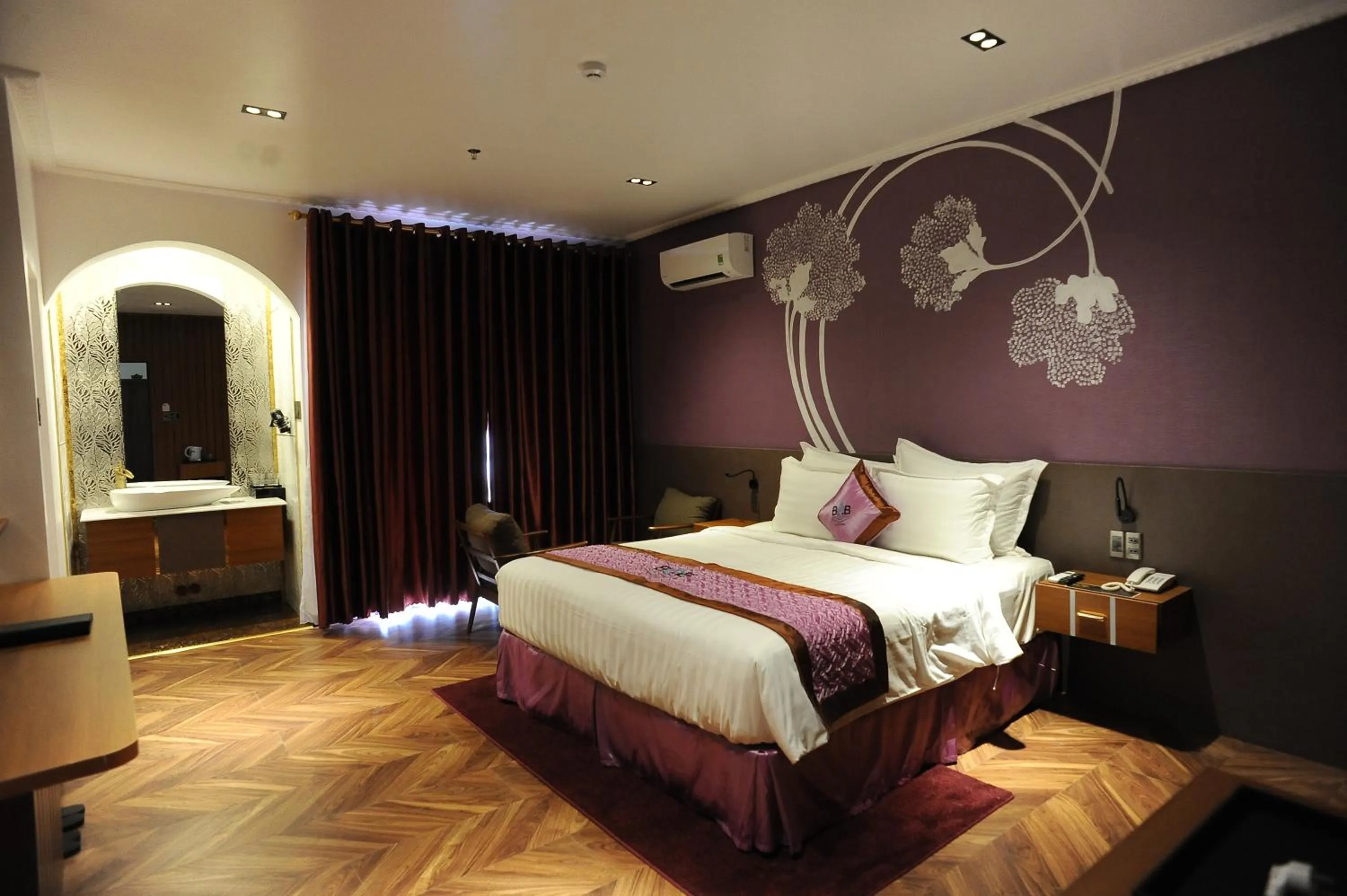Photo of the whole room, Bed in B.O.B HOTEL SIGNATURE