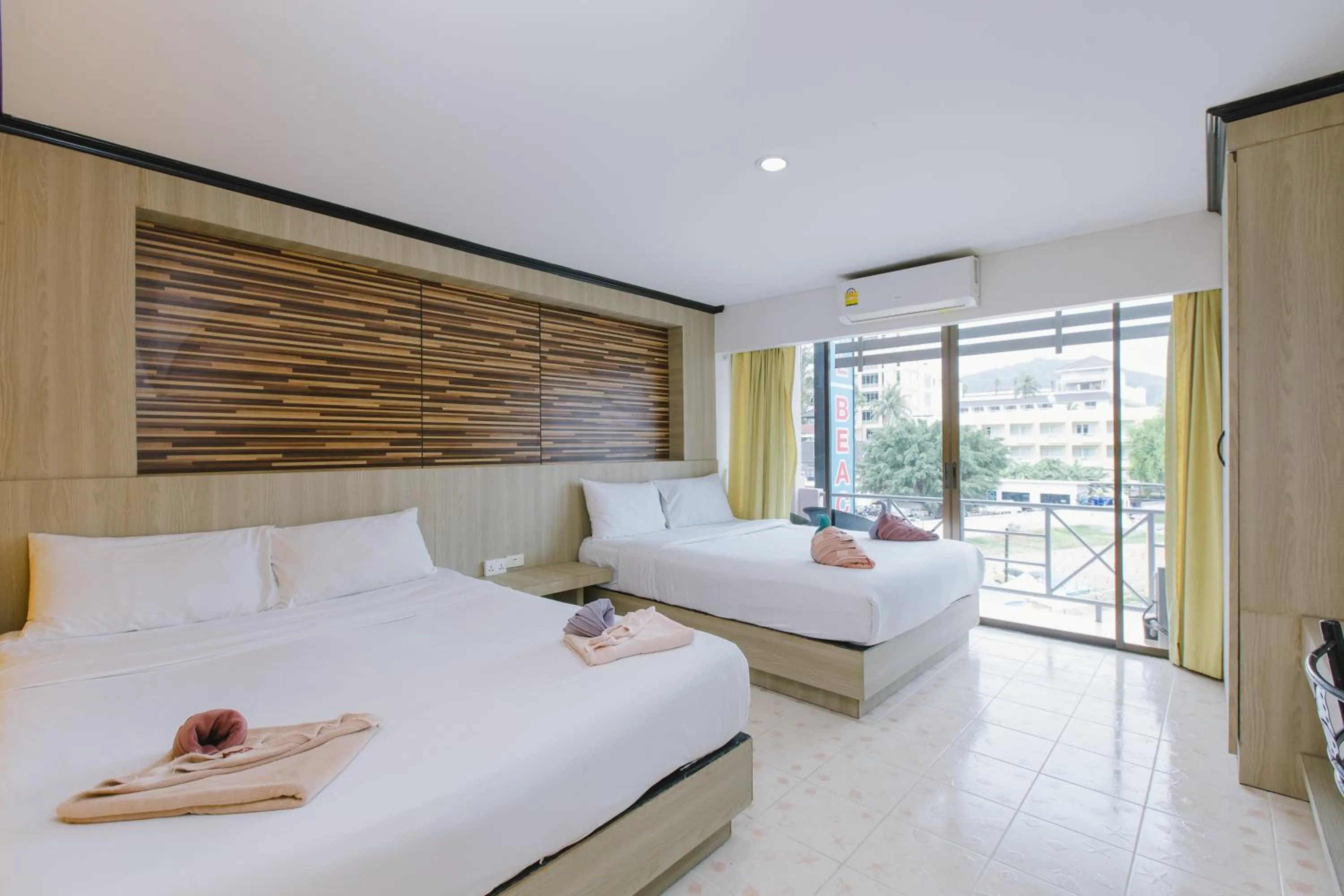 Photo of the whole room, Bed in Royal Beach Residence, Patong Beach