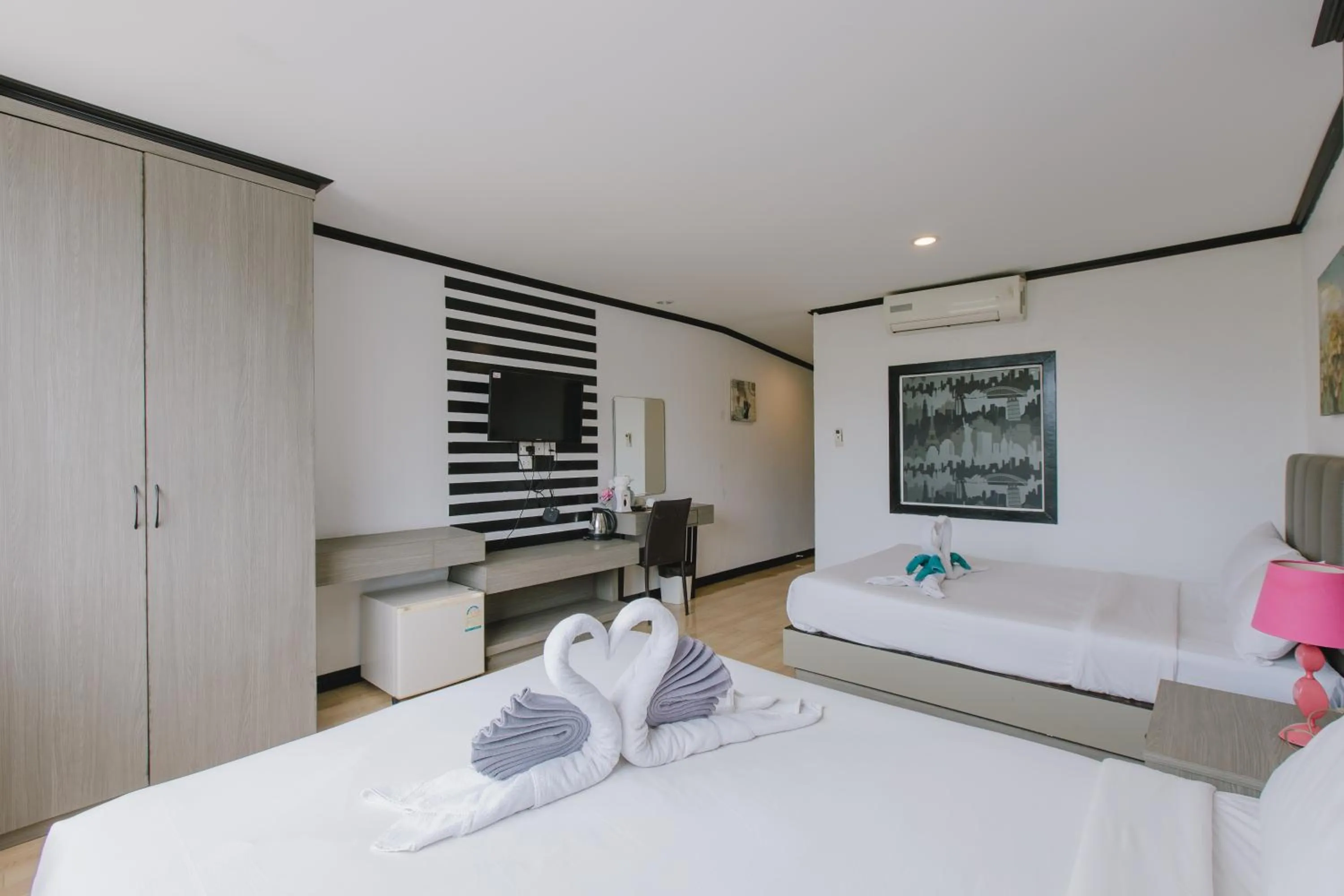 Bedroom, Bed in Royal Beach Residence, Patong Beach