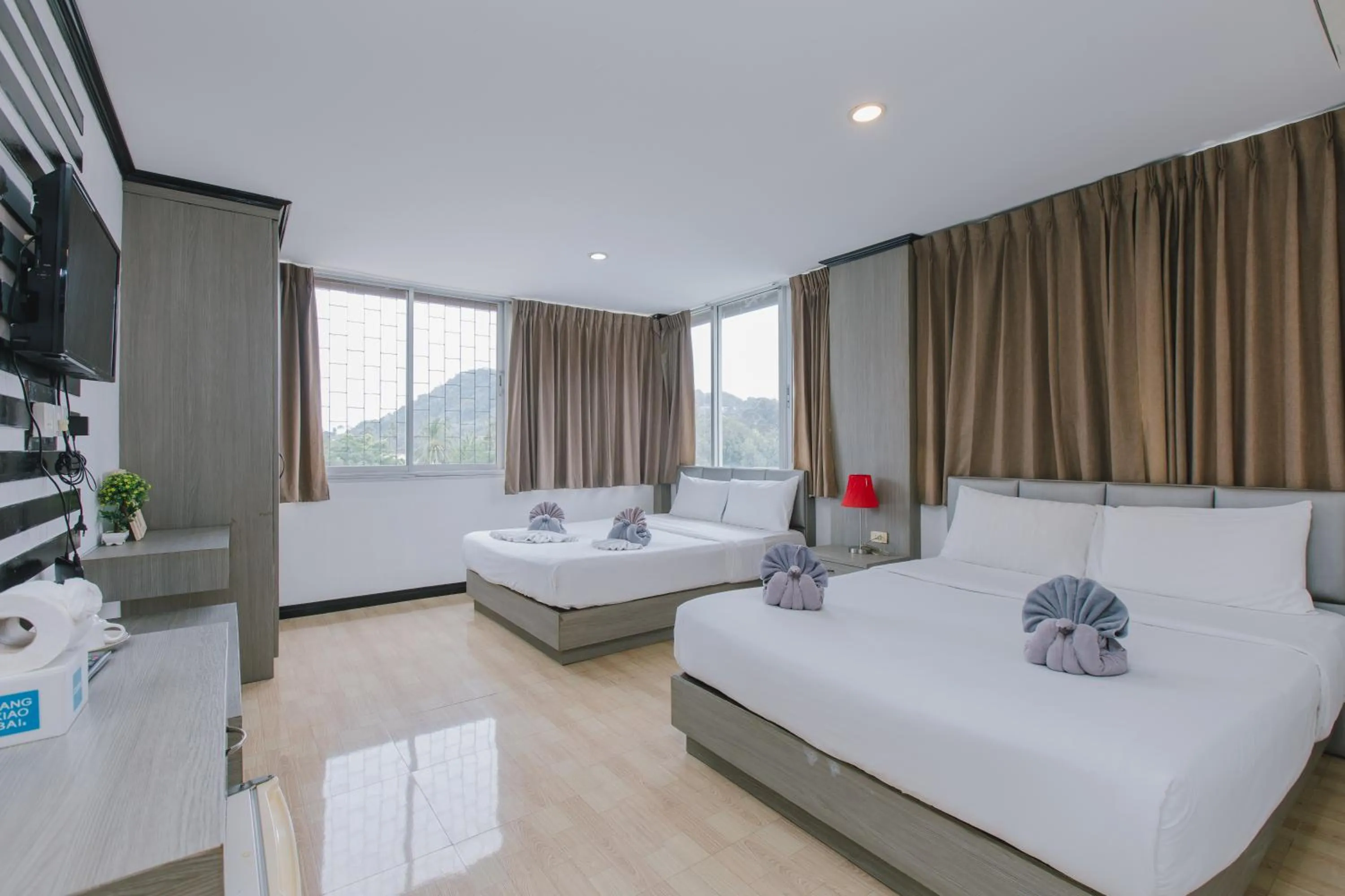 Bedroom, Bed in Royal Beach Residence, Patong Beach