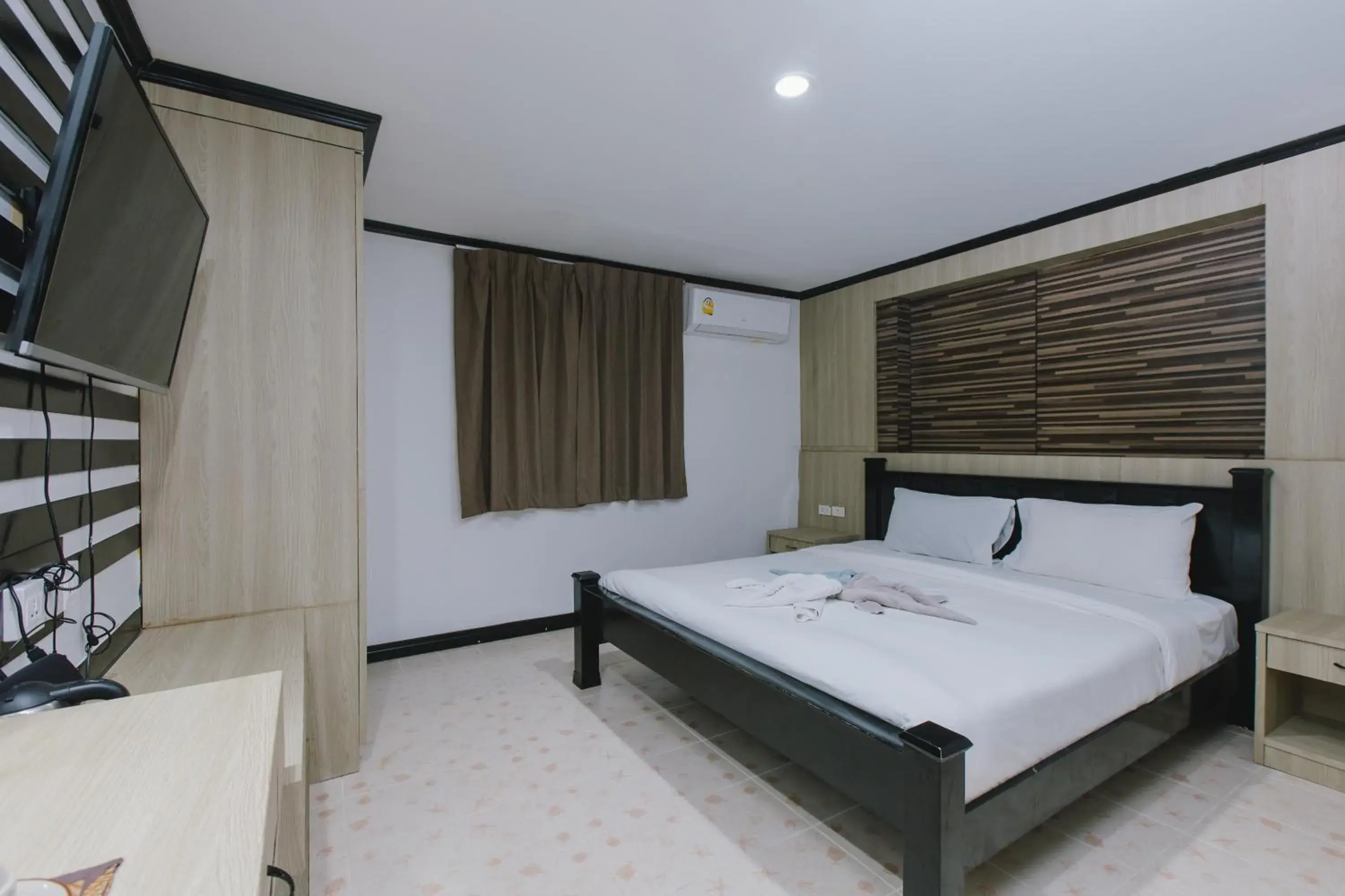 Standard Double Room in Royal Beach Residence, Patong Beach Standard Double Room in Royal Beach Residence, Patong Beach