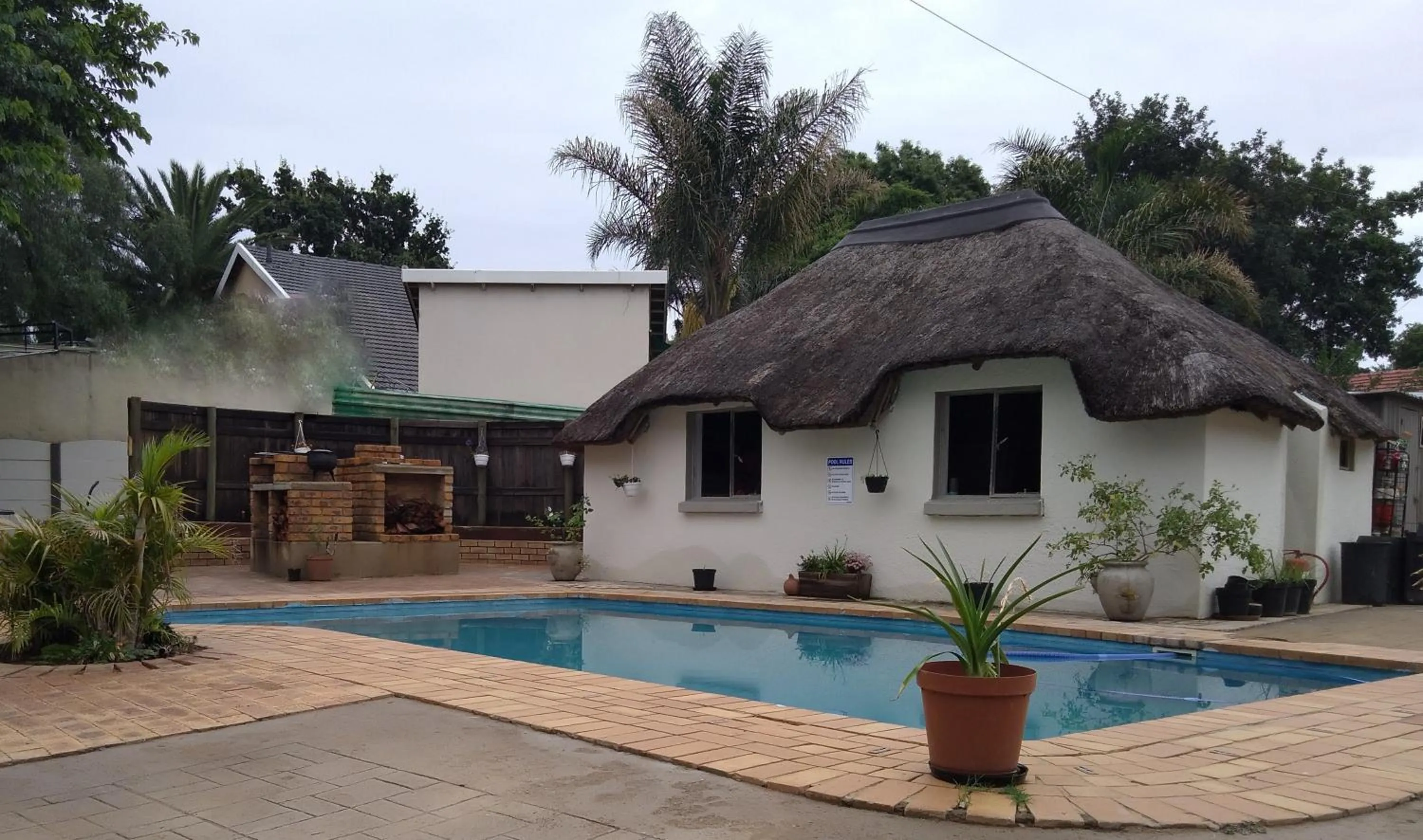 Pool view in Reizigers Rusten