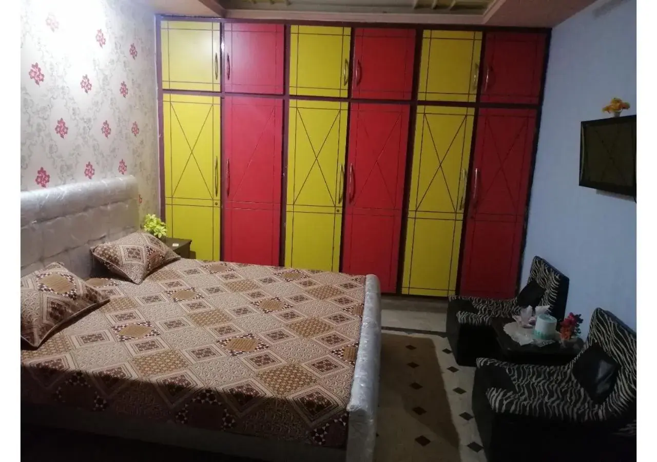 Budget Single Room - single occupancy in Faizan Hotel Budget Single Room - single occupancy in Faizan Hotel