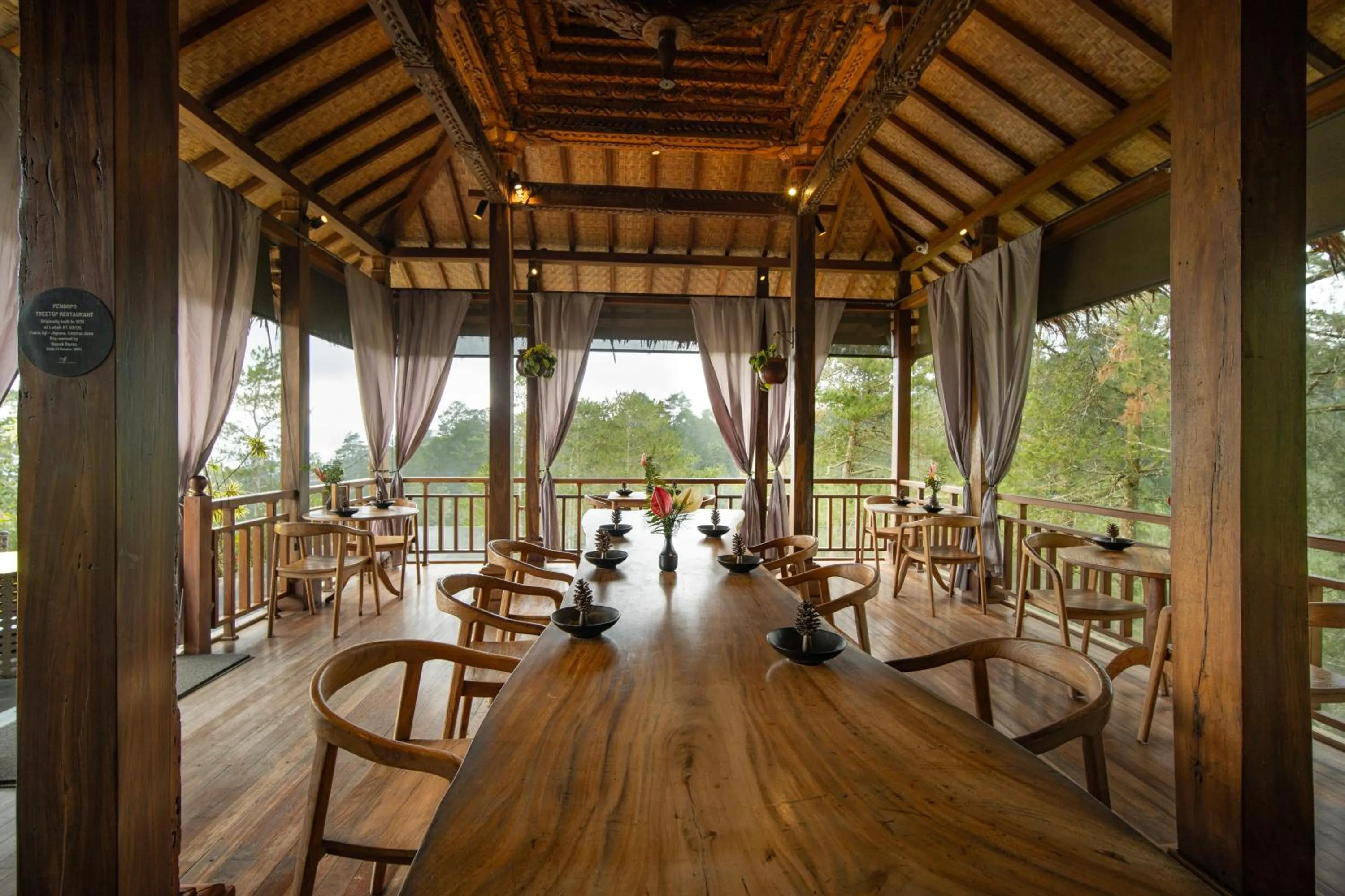 Restaurant/places to eat in Tira Vilagna Suites & Spa