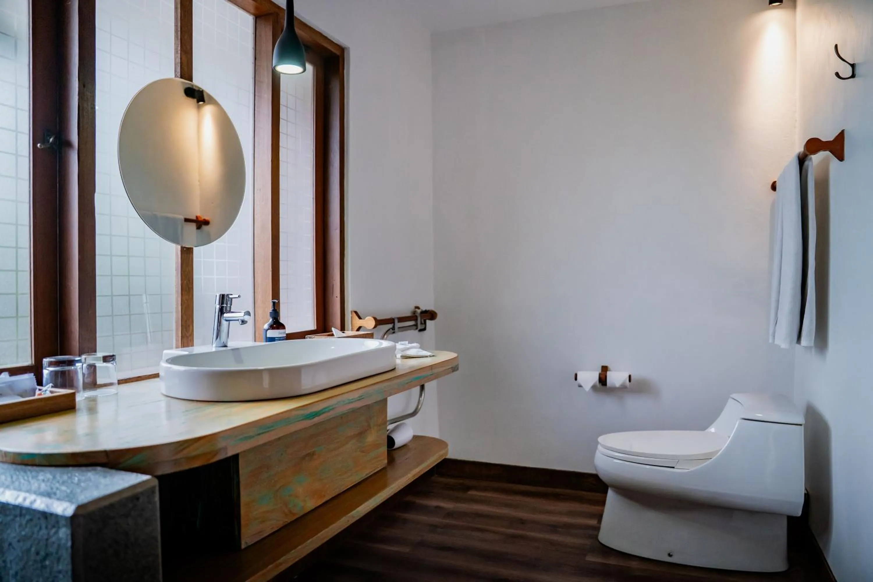 Bathroom in Tira Vilagna Suites & Spa