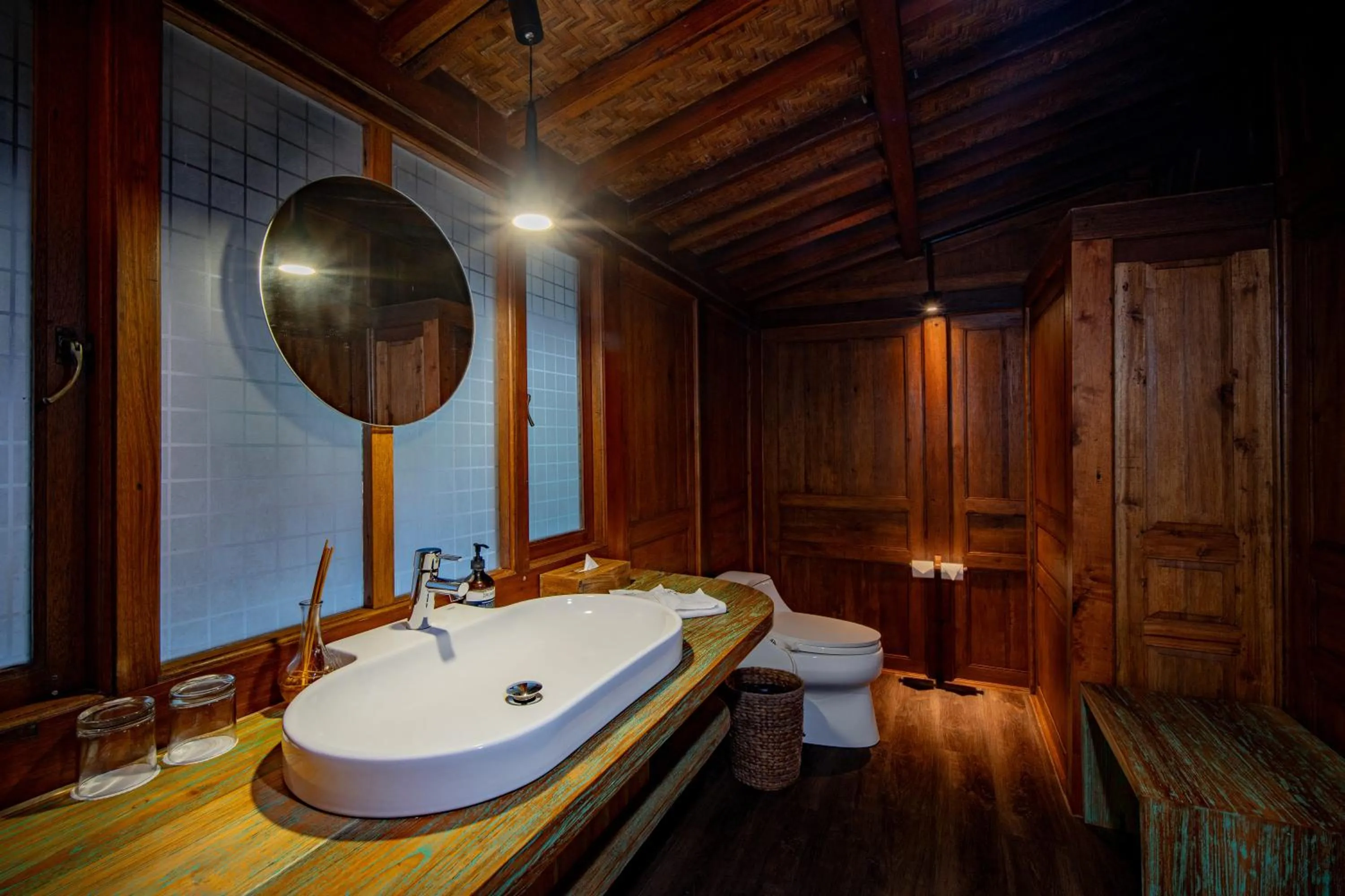 Bathroom in Tira Vilagna Suites & Spa
