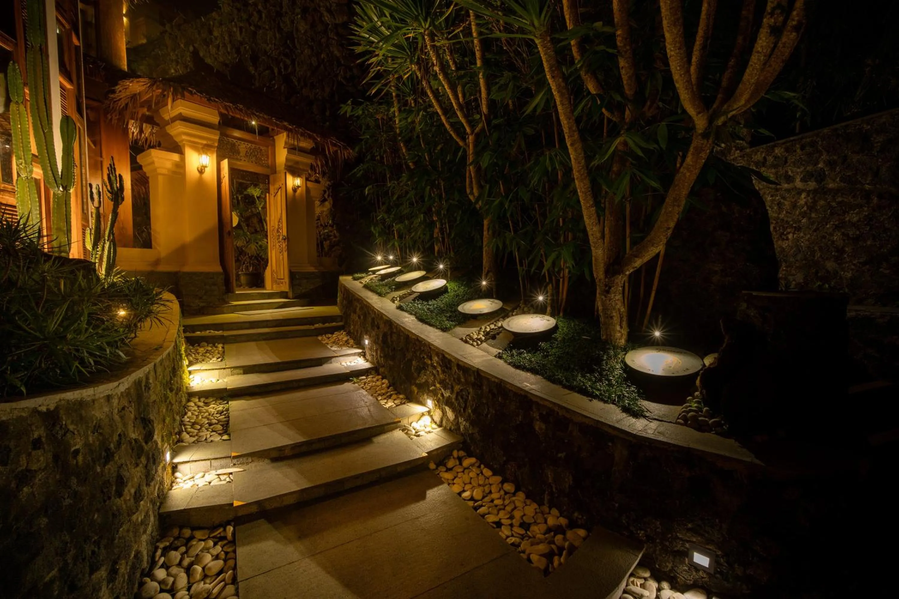 Garden in Tira Vilagna Suites & Spa