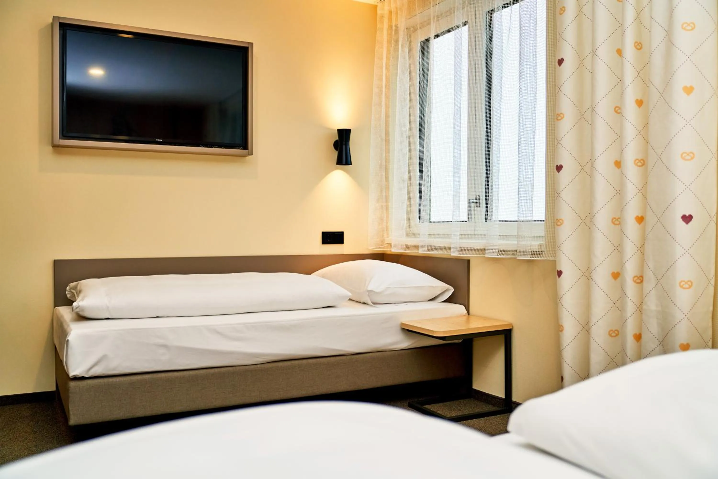 Bed in McDreams Hotel Ingolstadt