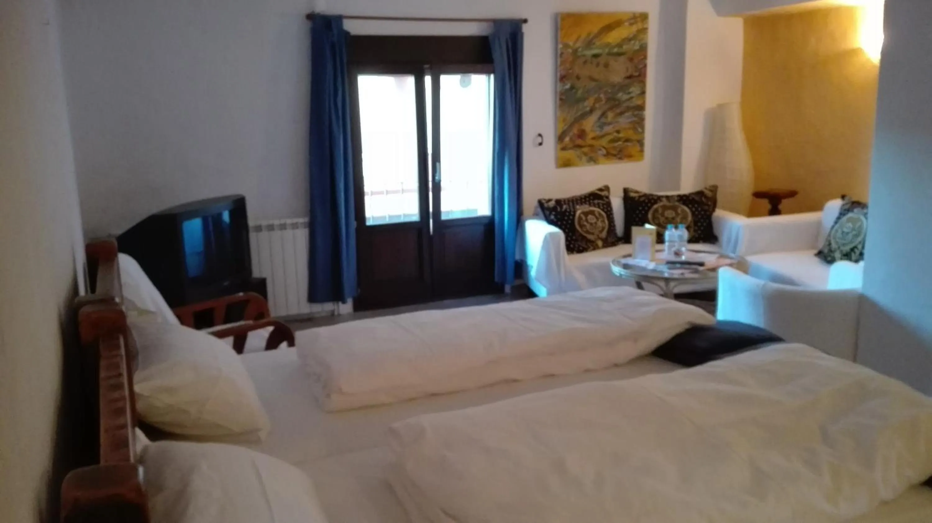 Photo of the whole room in L'Almàssera Casa Rural & Restaurant