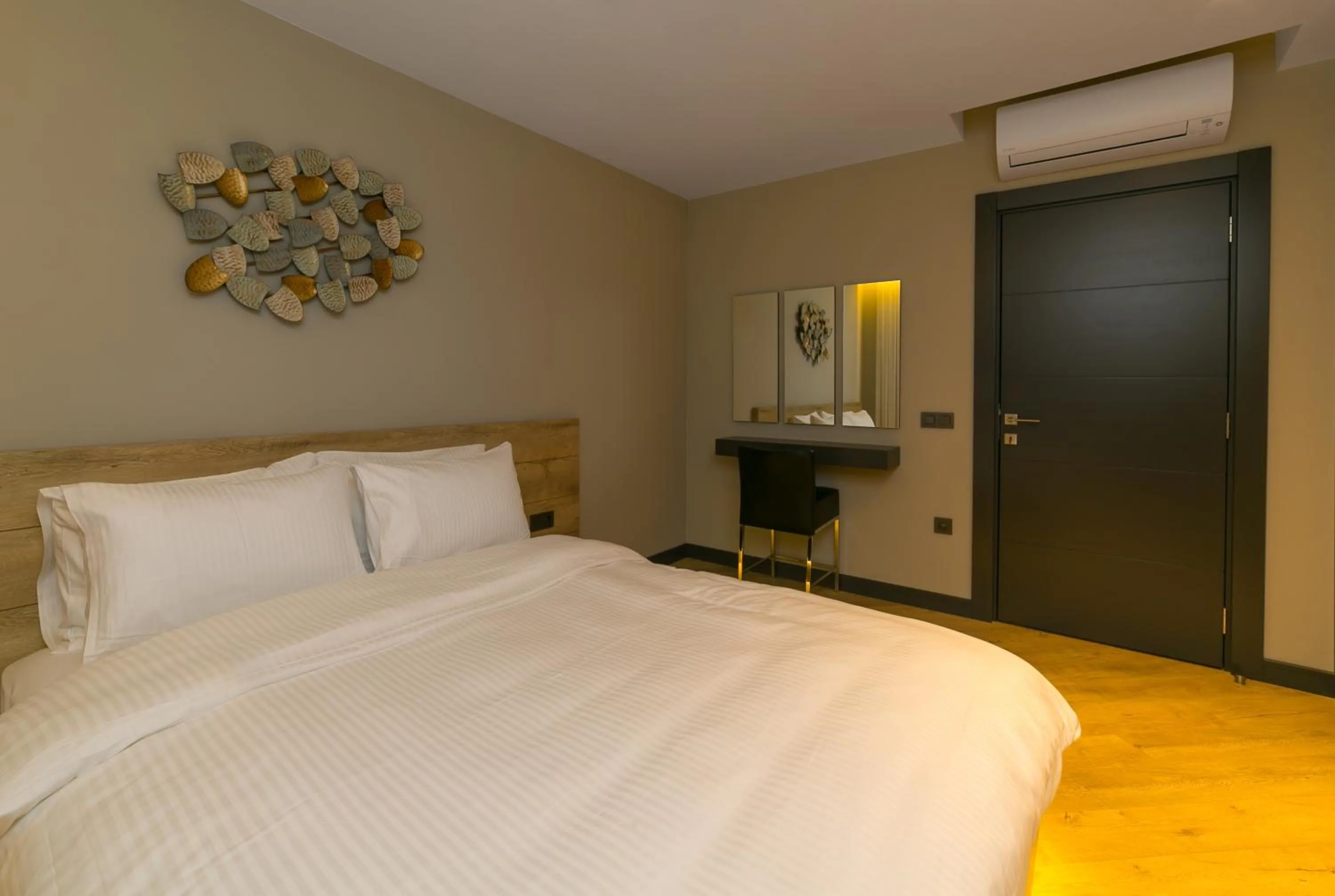 Bedroom, Bed in Z-Suites