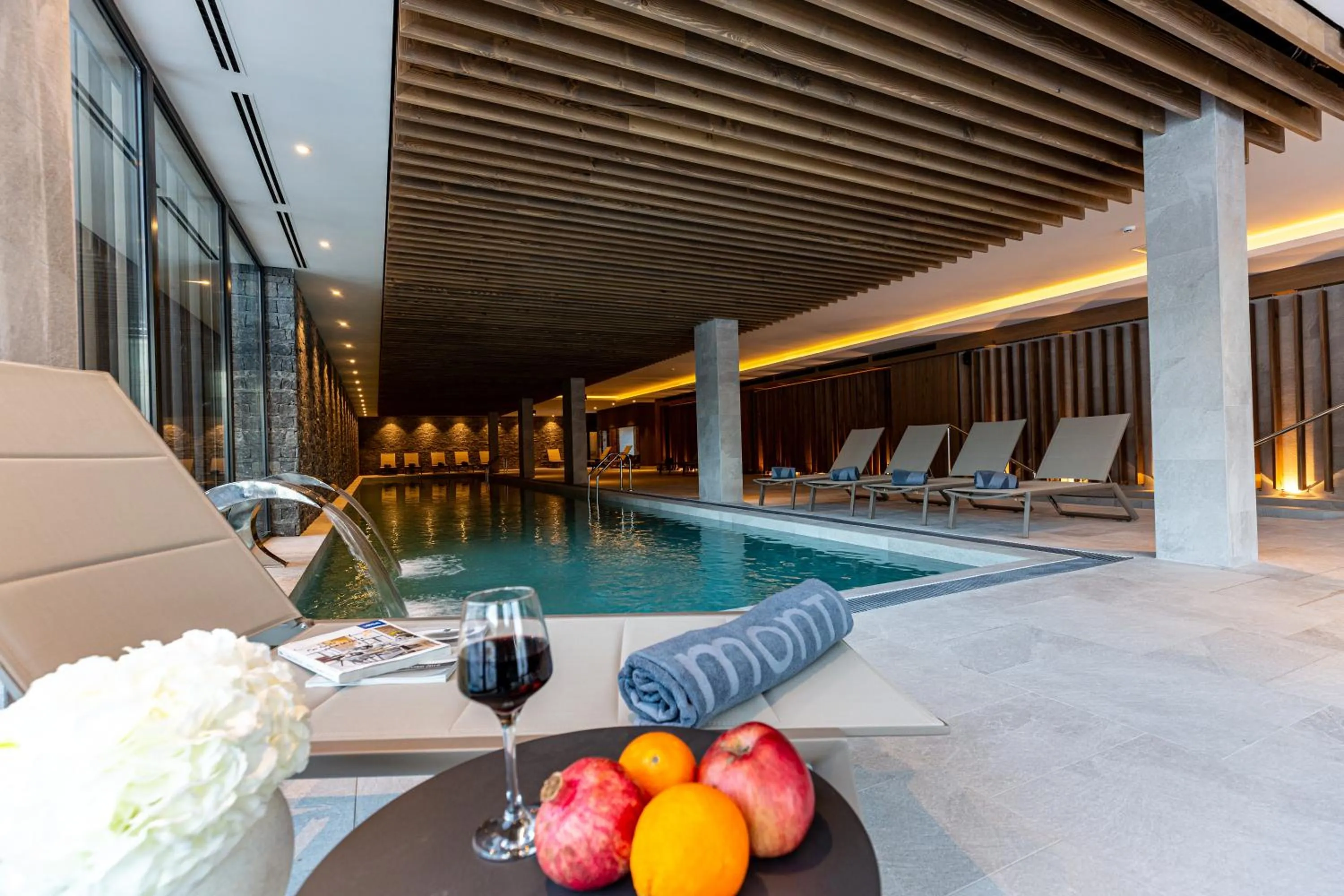 Swimming pool in Hotel Monti Spa & Wellness