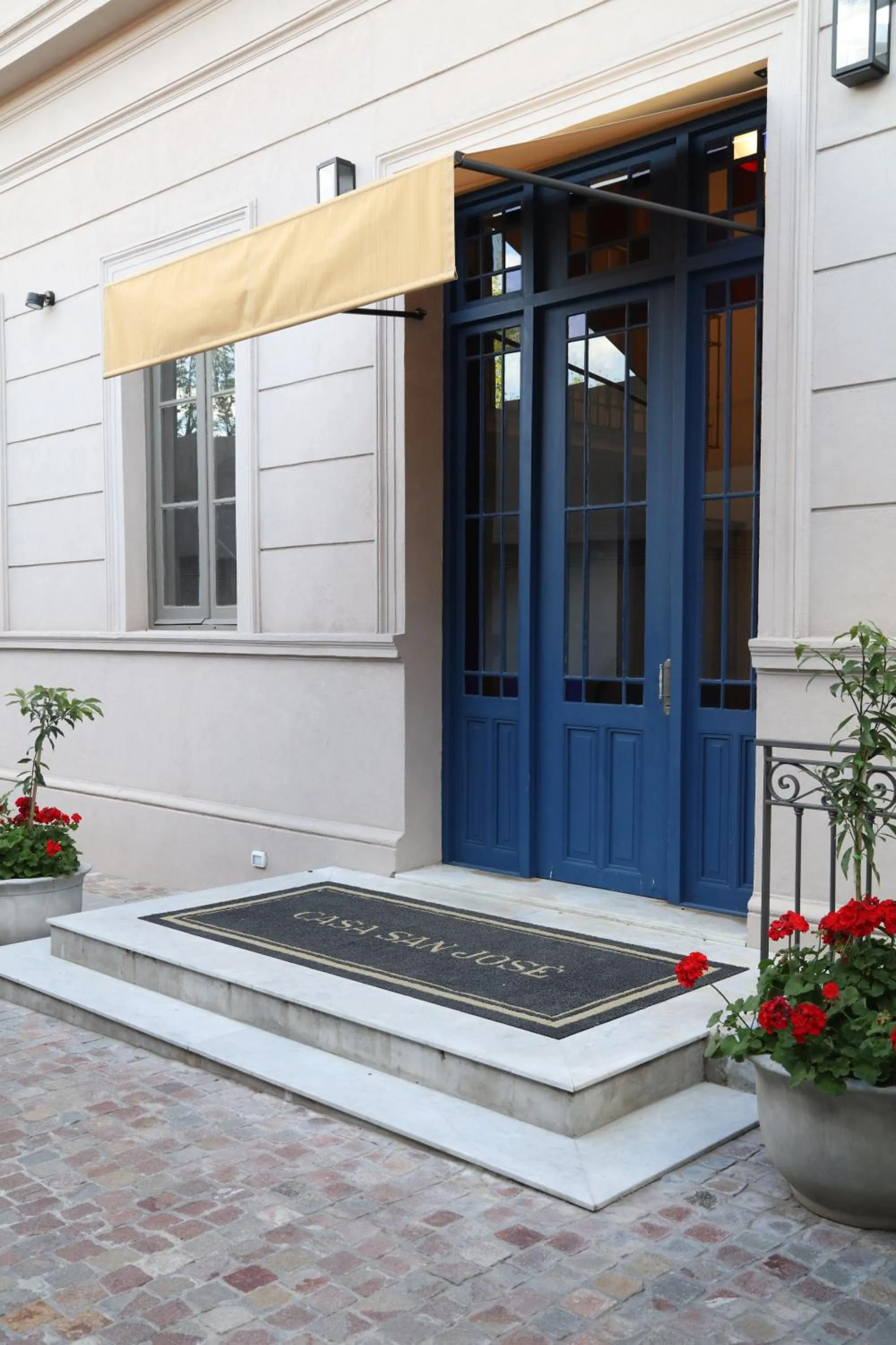 Property building in Casa San José