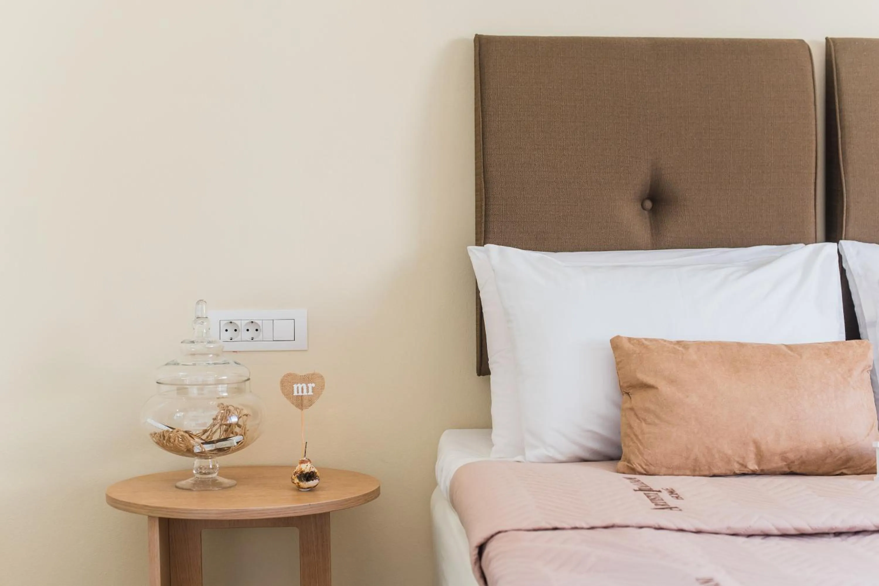 Bedroom, Bed in Mirage Studios