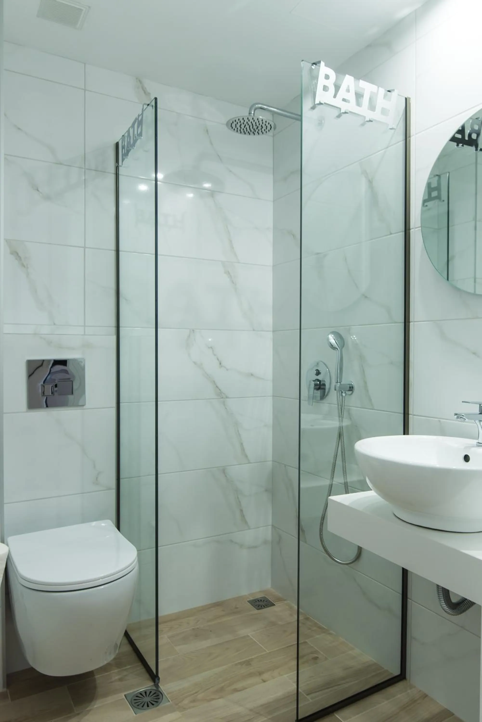 Bathroom in Mirage Studios